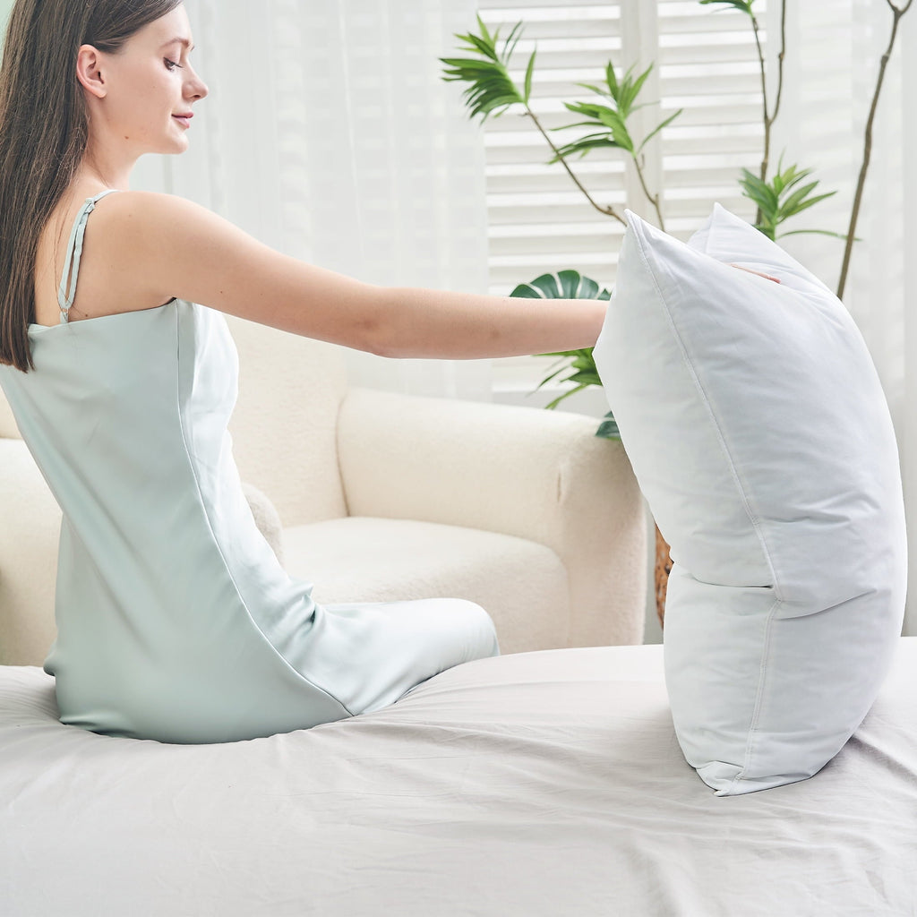 Hotel Collection Goose Feather Down Pillows for Sleeping,Luxury Hotel Collection Queen Size Soft Bed Pillow,1 Pack,Queen (20.2" x 28.2") - Hotel Quality Plush Sleeping Pillows Detail