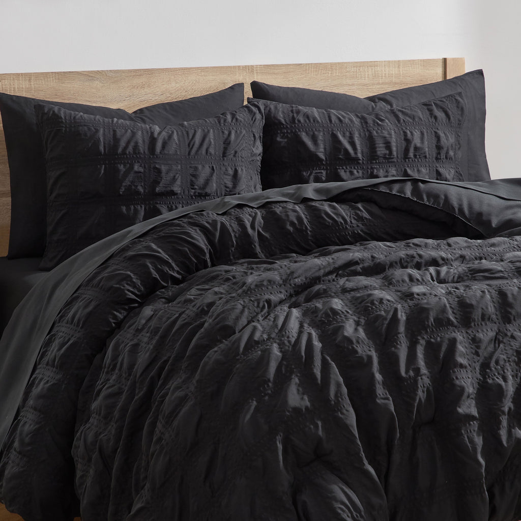 Hypoallergenic Cloud Queen Comforter Set, Seersucker Queen Size Comforter Set, 7-Pc All Season Bedding Comforter Set, Black - Hypoallergenic Ultra-Fluffy Quilt for Winter Detail