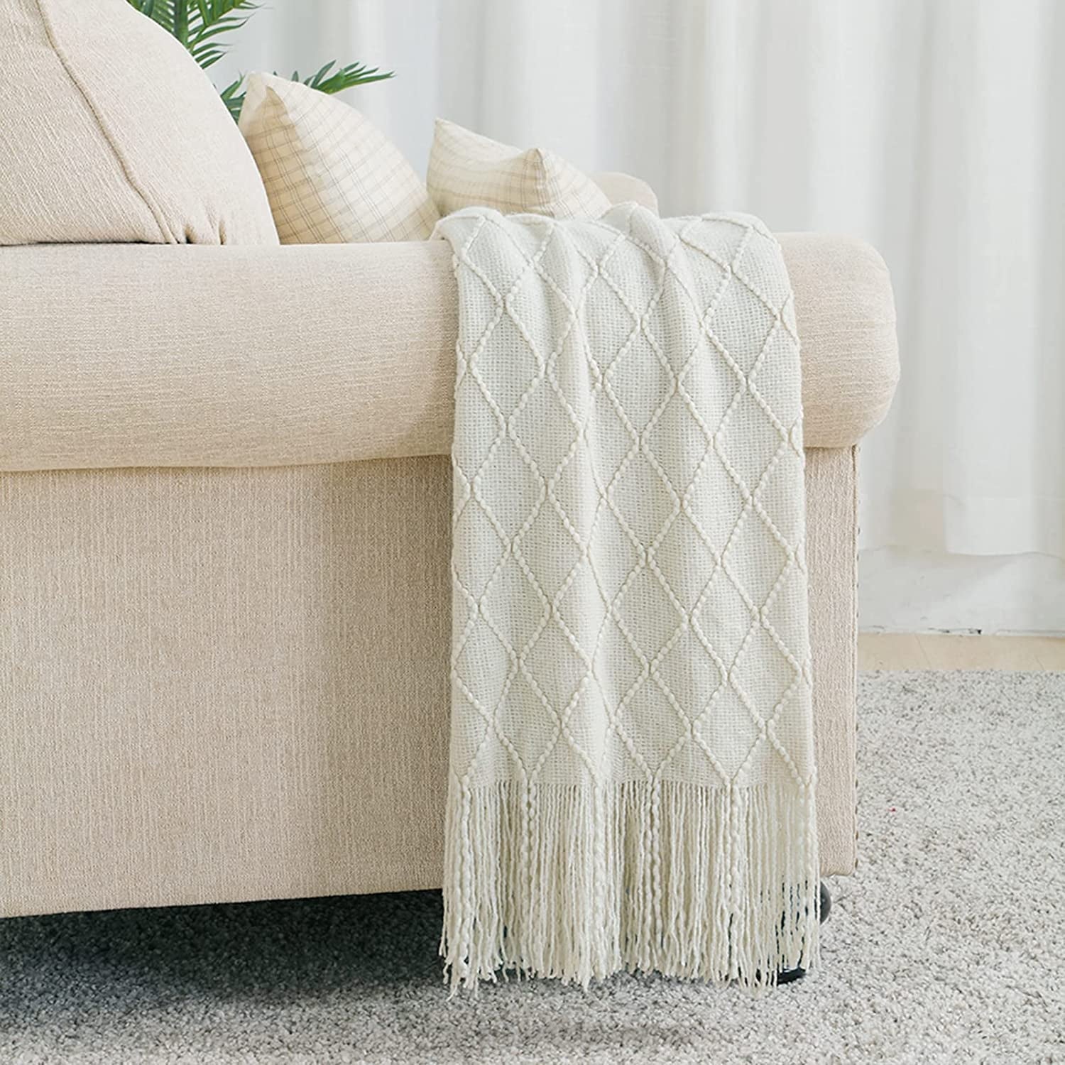 Reversible Sherpa Rhombus Beige Throw Blanket, Soft and Lightweight, 50"x 60" - Cozy Fleece Throw Blanket for Couch & Bed Detail