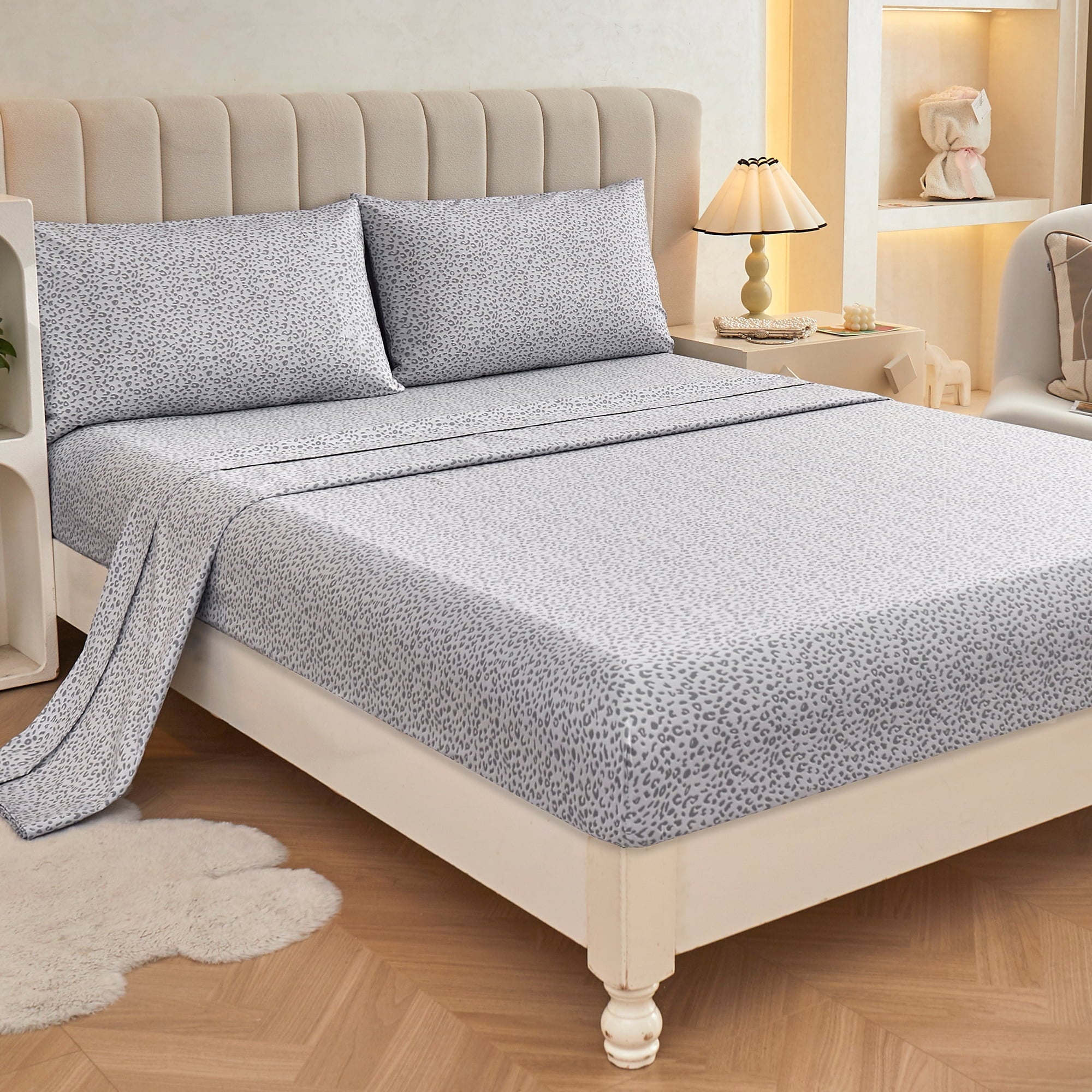 Wrinkle-Resistant Floral King Sheets, Soft Breathable Microfiber Printed Bed Sheet Set, Deep Pocket Non-Slip Fitted Sheet Included - Breathable Egyptian Cotton Flat & Fitted Sheets Detail