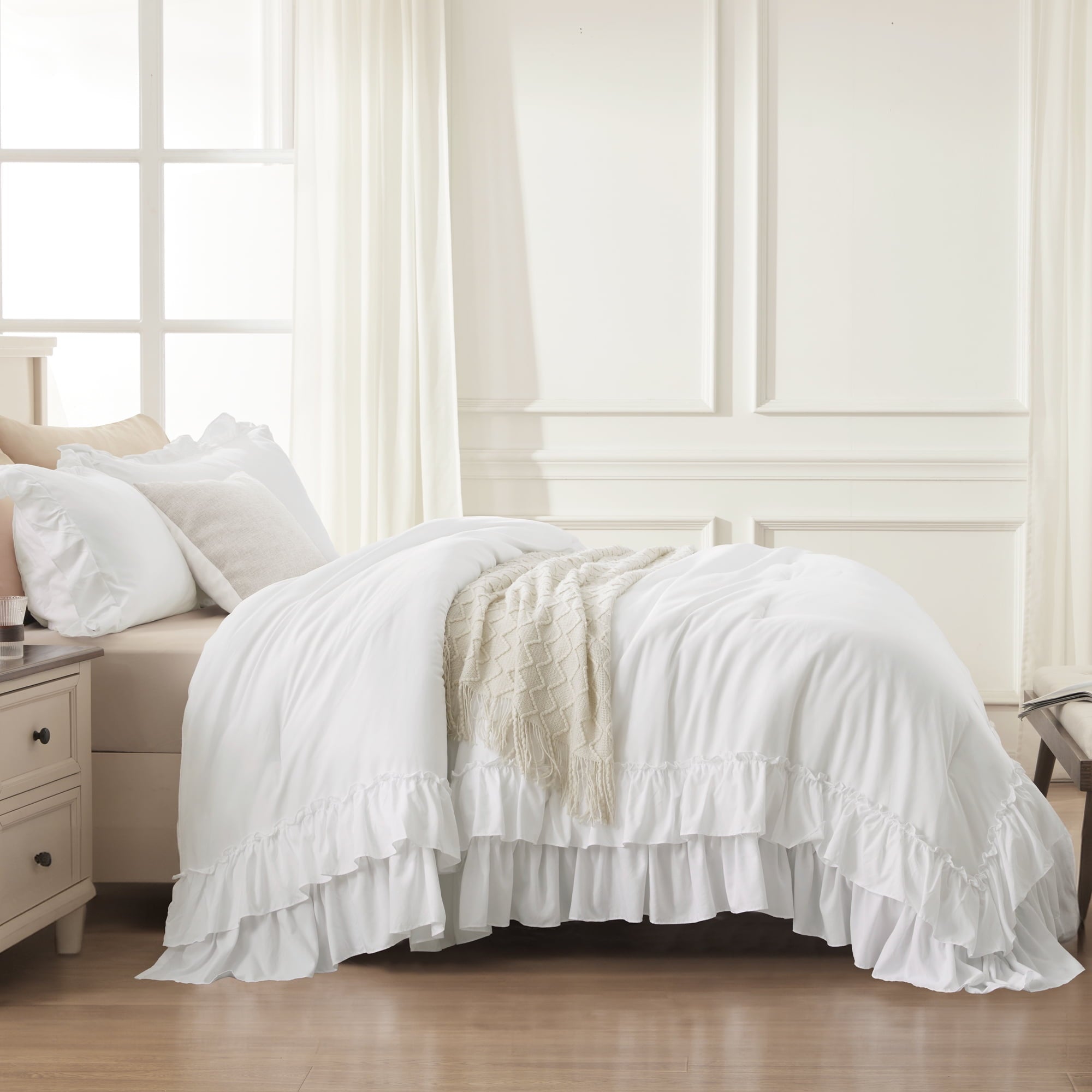 Luxurious Quilted Queen Comforter Set White - 3 Pieces Soft Fluffy Ruffle Bedding Comforter Sets for Queen Bed, All Season Farmhouse Li... - All-Season Down Alternative Comforter Insert Detail