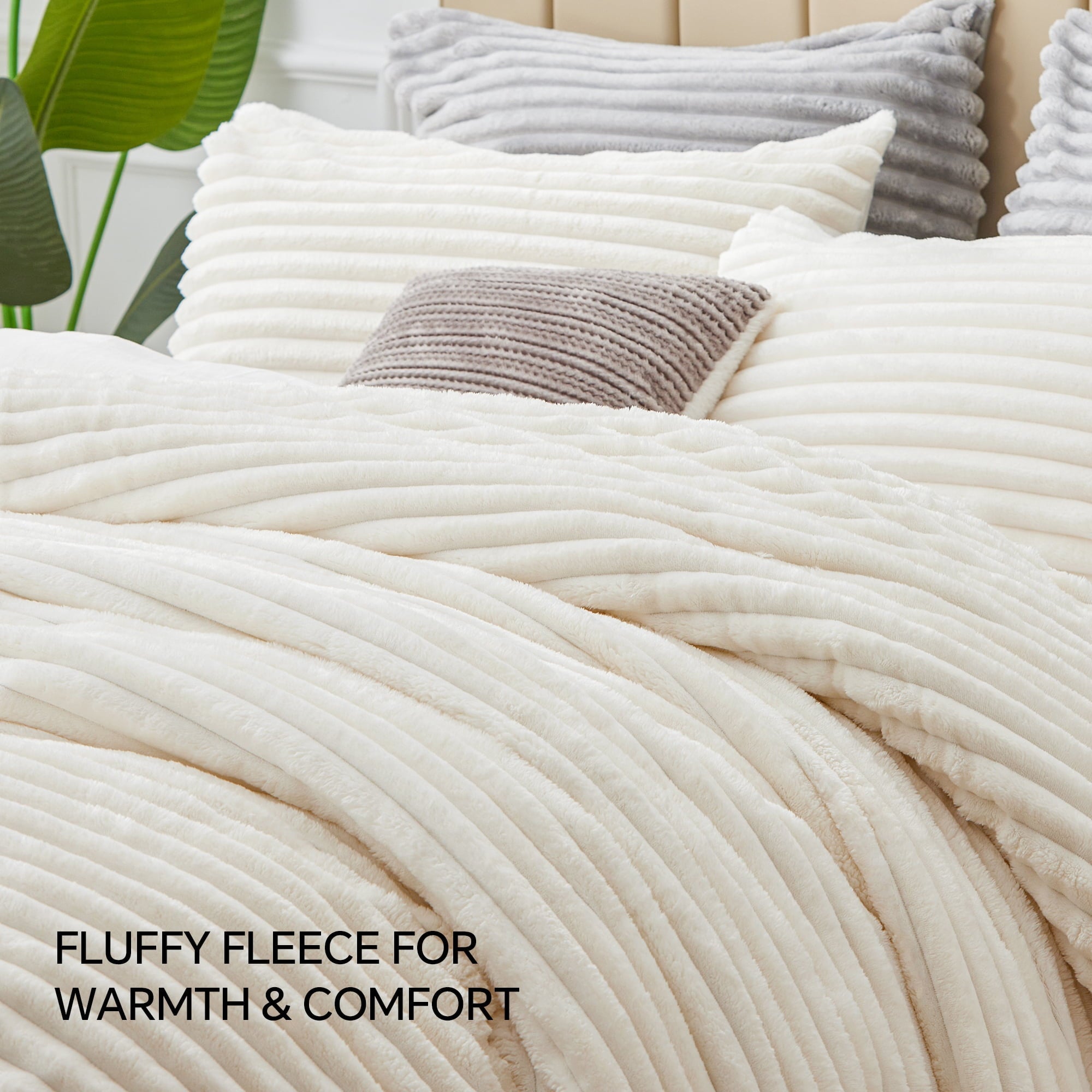 Hypoallergenic Cloud Fleece Queen Comforter Set -Super Soft & Warm Fluffy White Bedding, Luxury Fuzzy Heavy Bed Set for Winter with 2 Pill... - Luxurious Quilted Duvet Cover Set Detail