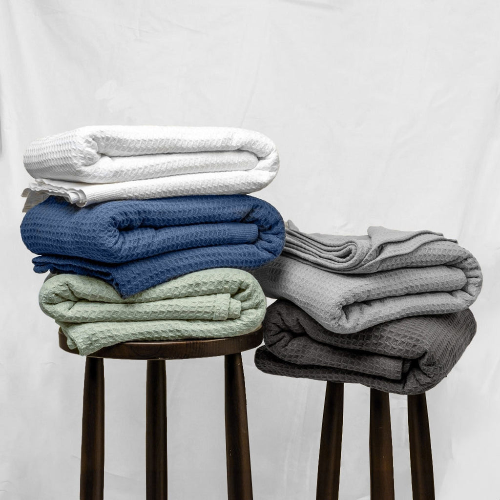 Cozy Fleece Twin Waffle Throw Blanket for Couch (68" x 92"), 100% Cotton Throw Blankets for Bed, Waffle Blanket for Bed (Navy) - Super Soft Reversible Sherpa Flannel Blanket Detail