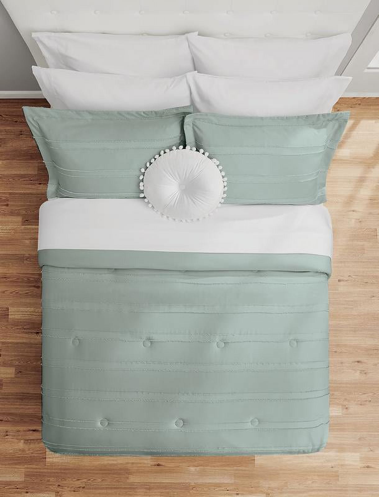 Fluffy Down Alternative Mint 10 Piece Bed in a Bag Comforter Set with Sheets, Queen - All-Season Down Alternative Comforter Insert Detail