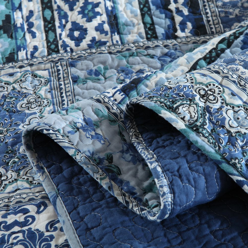 All-Season Quilt Comforter Cotton Bedding Set With Shams, Vintage Blue, King - Hypoallergenic Ultra-Fluffy Quilt for Winter Detail