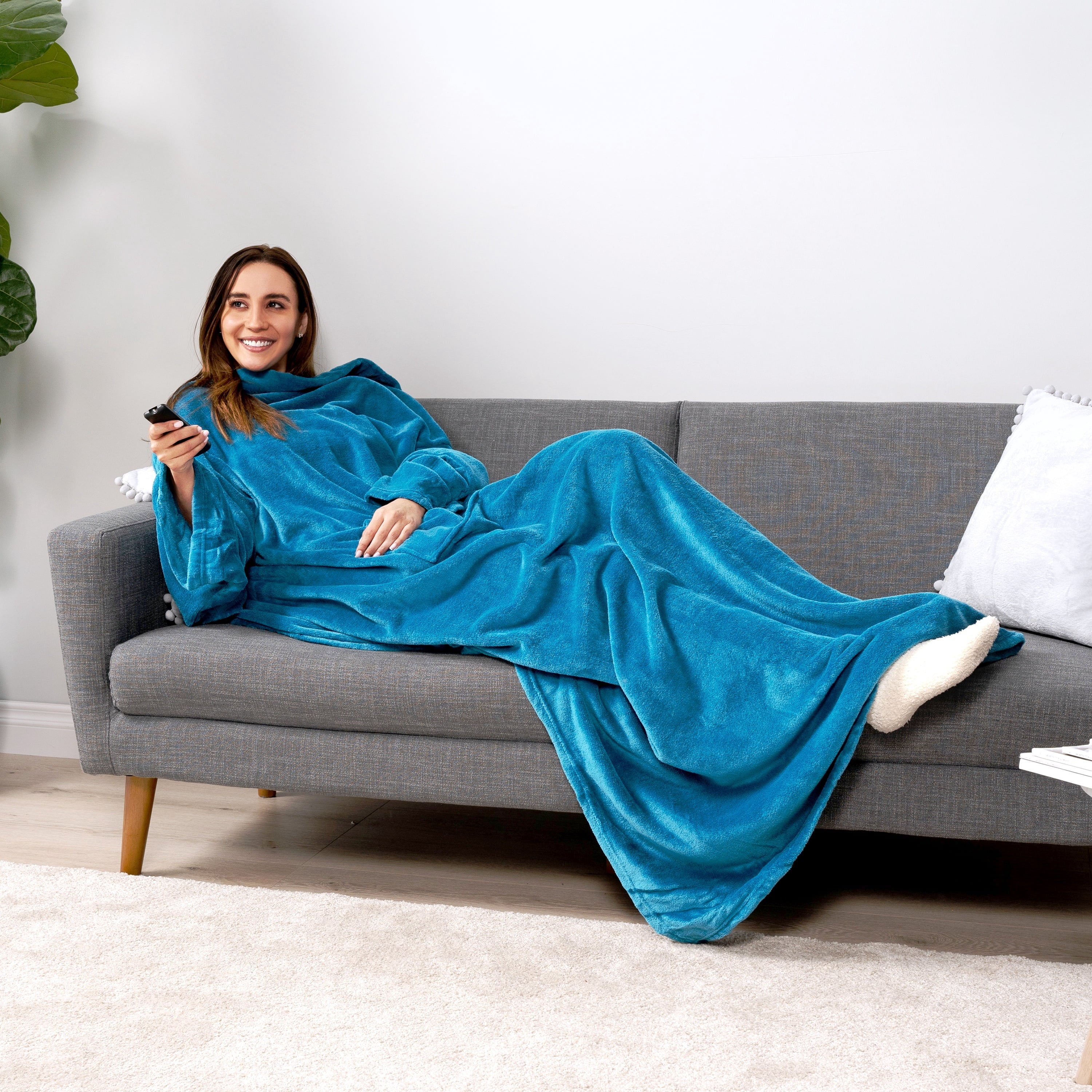 Reversible Sherpa Wearable Blanket with Sleeves for Adult Women Men, Cozy Fleece Warm Wrap Throw Blanket with Arms, Pocket, Gifts for C... - Super Soft Reversible Sherpa Flannel Blanket Detail