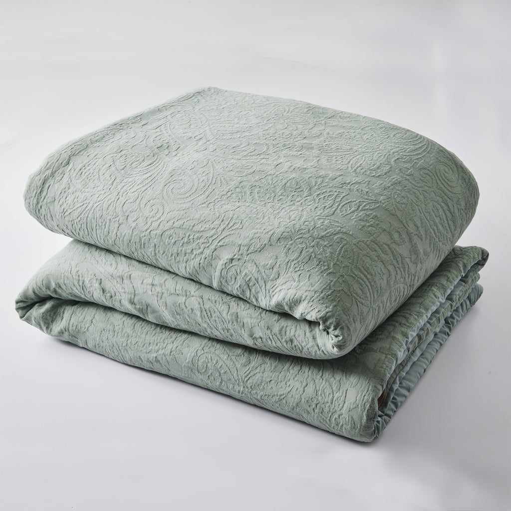 Hypoallergenic Cloud 3-Piece Sage Floral Comforter Set, Full/Queen - Luxurious Quilted Duvet Cover Set Detail
