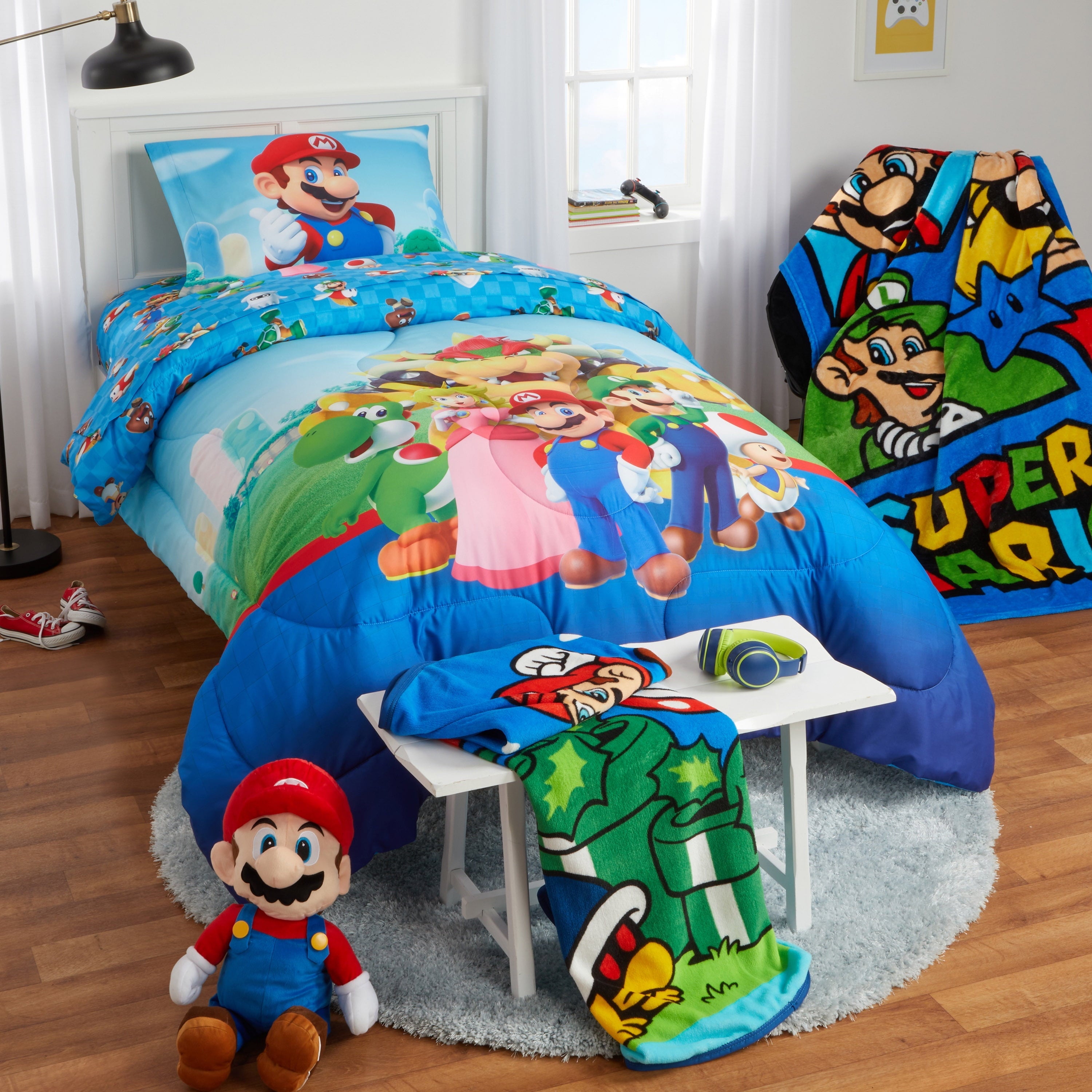 Heavyweight Warmth Kids Comforter and Pillowcase, 2-Piece Set, Twin/Full, Reversible - All-Season Down Alternative Comforter Insert Detail