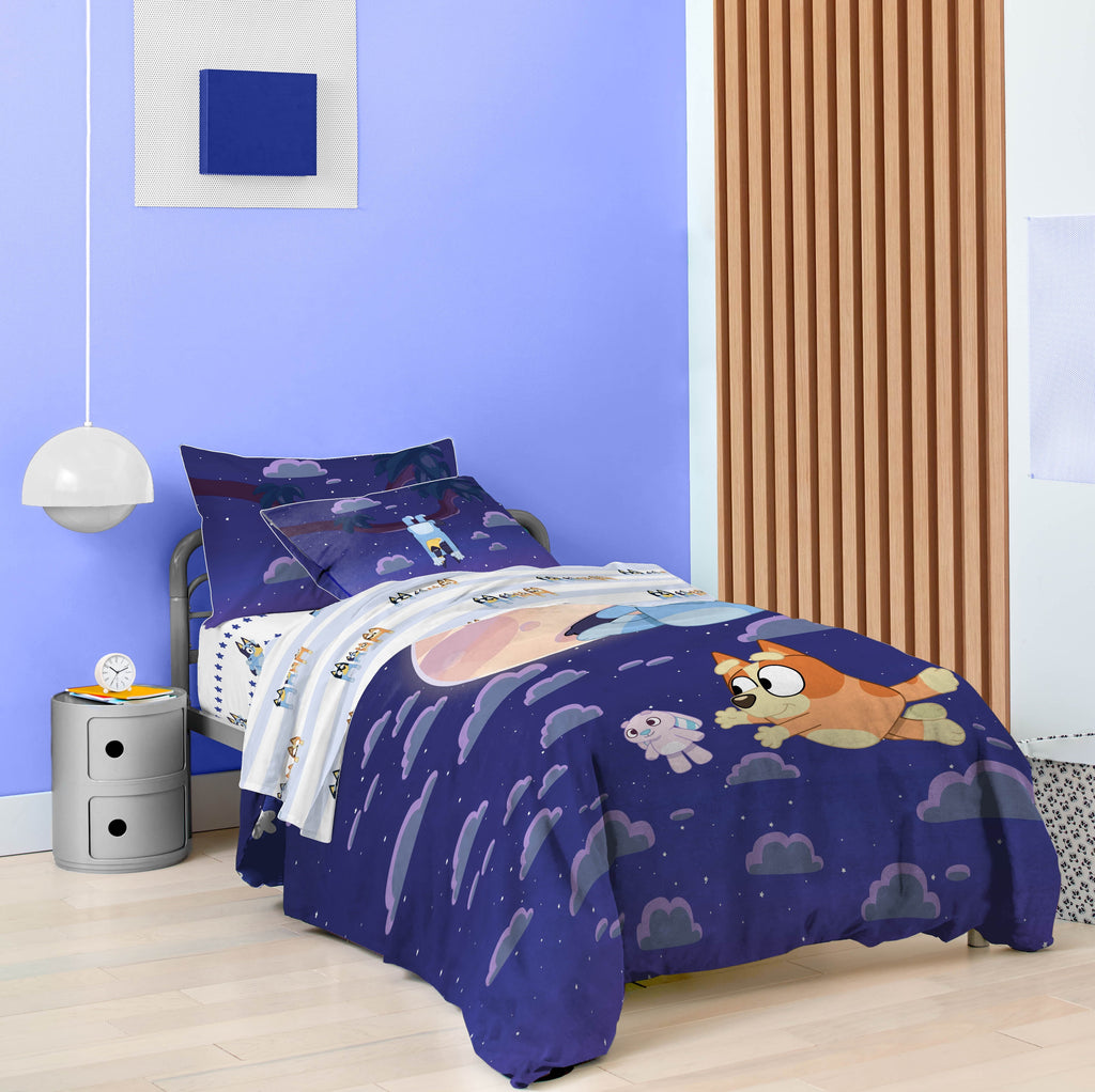 Hypoallergenic Cloud Dream Kids 2 Piece Blue Reversible Comforter and Pillowcase Bedding Set, Twin/Full - All-Season Down Alternative Comforter Insert Detail