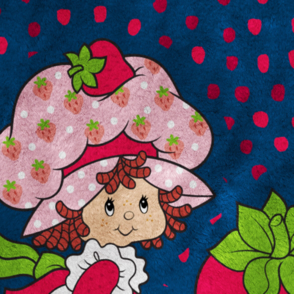 Reversible Sherpa Strawberry Shortcake Berry Meadows 46" x 60" Coral Fleece Throw Blanket, Kids, Polyester, Navy - Lightweight Plush Warm Blanket for All Seasons Detail