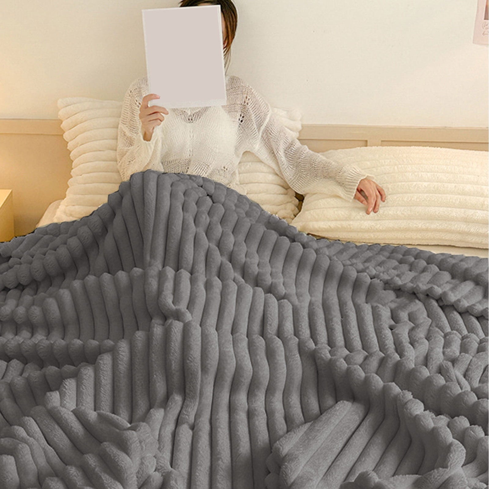 Super Soft Flannel Bunny Blanket, Super Soft & Warm Faux Rabbit Fur Throw Blanket, Lightweight Microfiber Machine Washable for Bedroom, ... - Luxury Knitted Decorative Throw Blanket with Fringes Detail