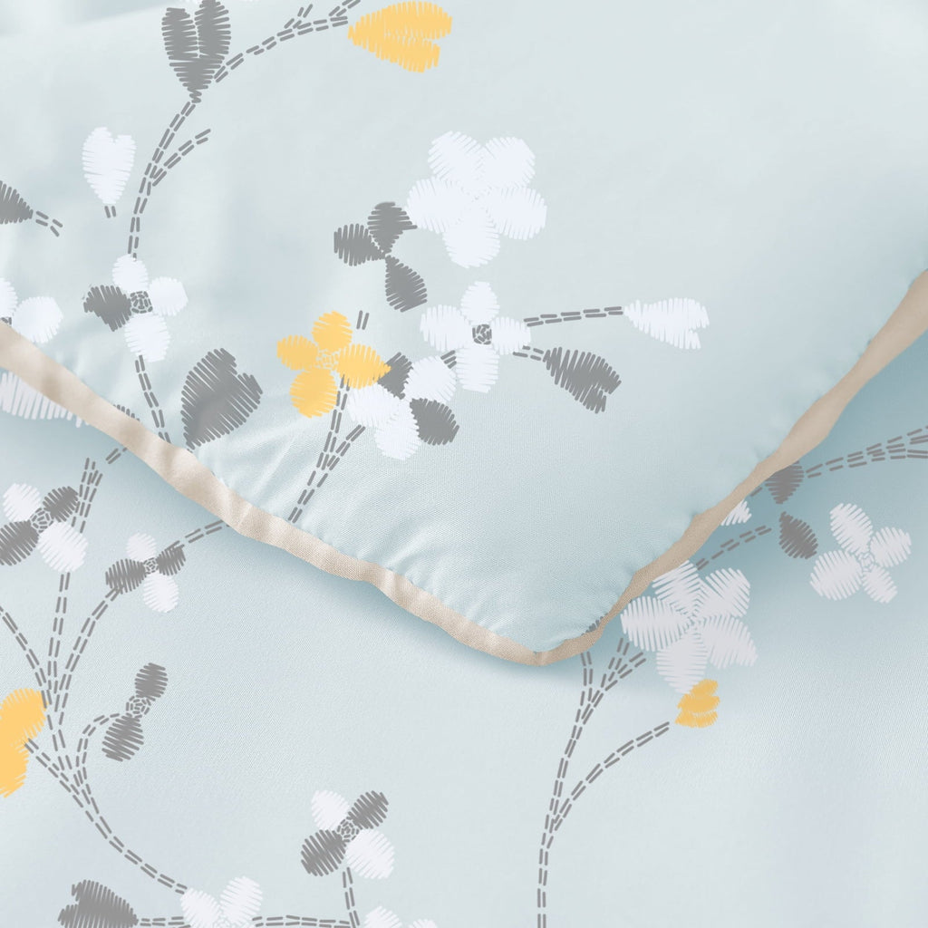Fluffy Down Alternative 3-Piece Floral King Size Comforter Set, Microfiber Bedding Down Alternative Comforter for All Seasons with 2 Pillow S... - Hypoallergenic Ultra-Fluffy Quilt for Winter Detail