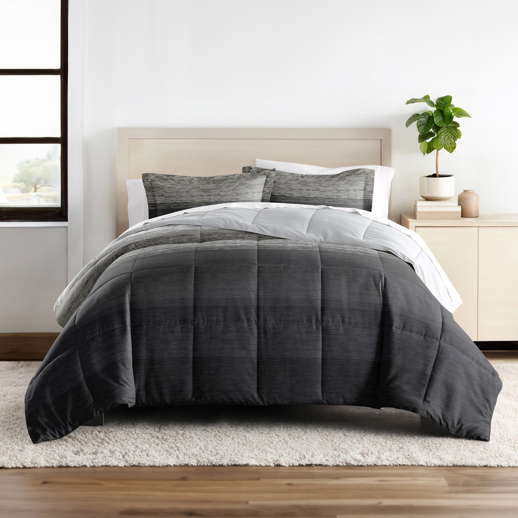 Fluffy Down Alternative All Season Ultra Soft Comforter Set Lightweight Bedding in Gray/Black Ombre for Full/Queen Size - Hypoallergenic Ultra-Fluffy Quilt for Winter Detail