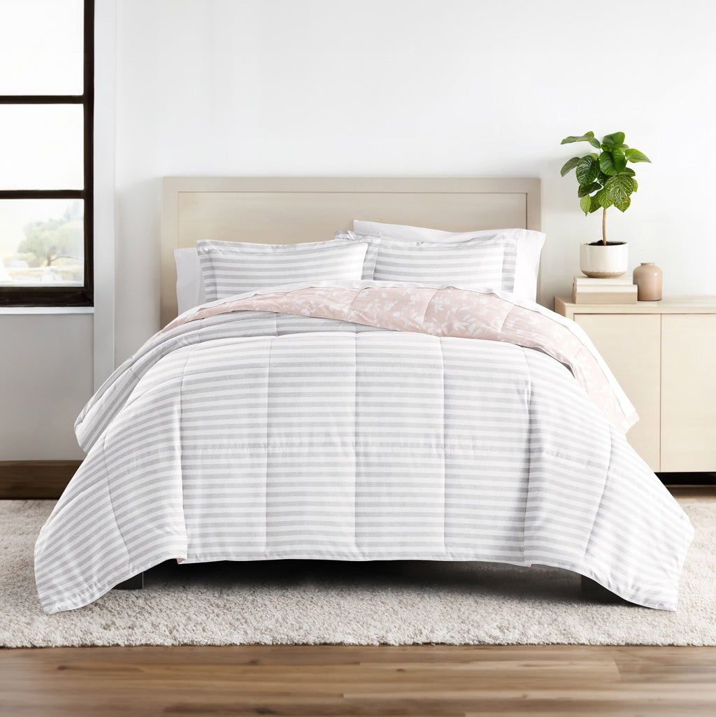 Hypoallergenic Cloud All Season Ultra Soft Comforter Set Lightweight Bedding in Pressed Flowers for Full/Queen Size - Cloud-Like Soft Lightweight Bed Comforter Detail