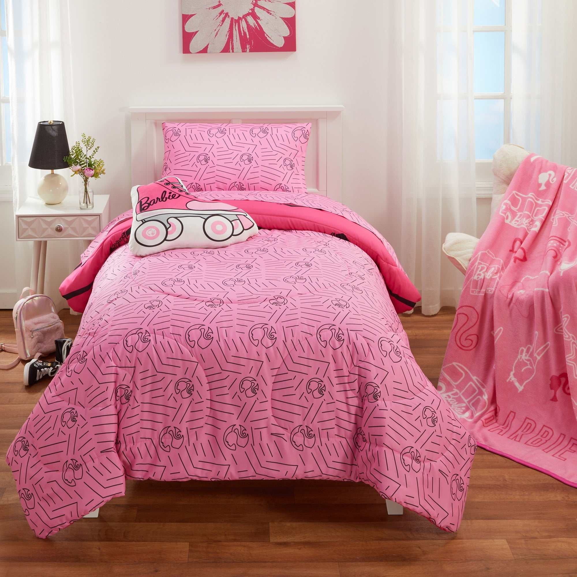 All-Season Kids 2 Piece Pink Black Chevron Reversible Comforter and Pillowcase set, Twin/full - Hypoallergenic Ultra-Fluffy Quilt for Winter Detail