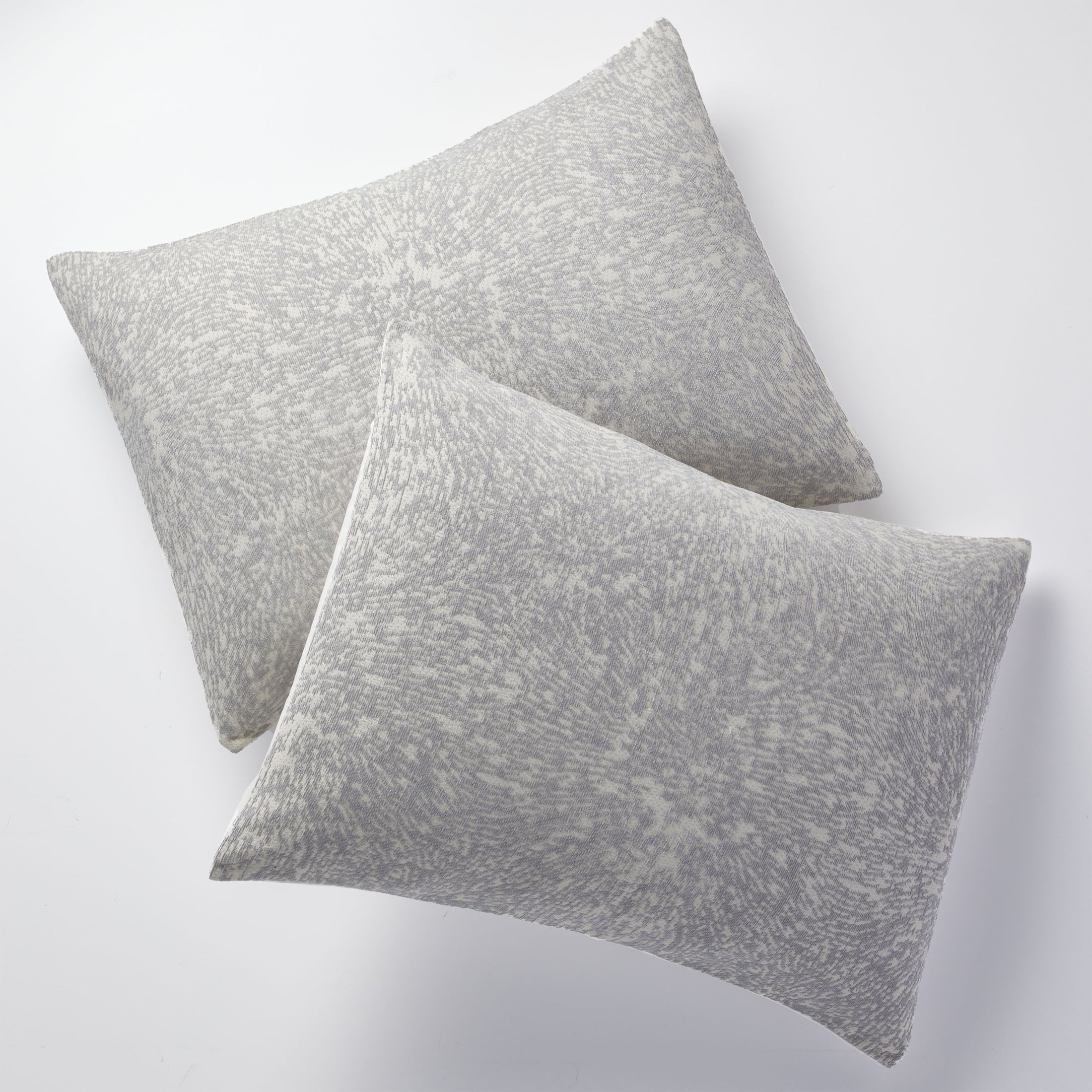 Fluffy Down Alternative Better Homes & Garden Grey Chenille 3-Piece Comforter Set, Full/Queen, All Ages - All-Season Down Alternative Comforter Insert Detail