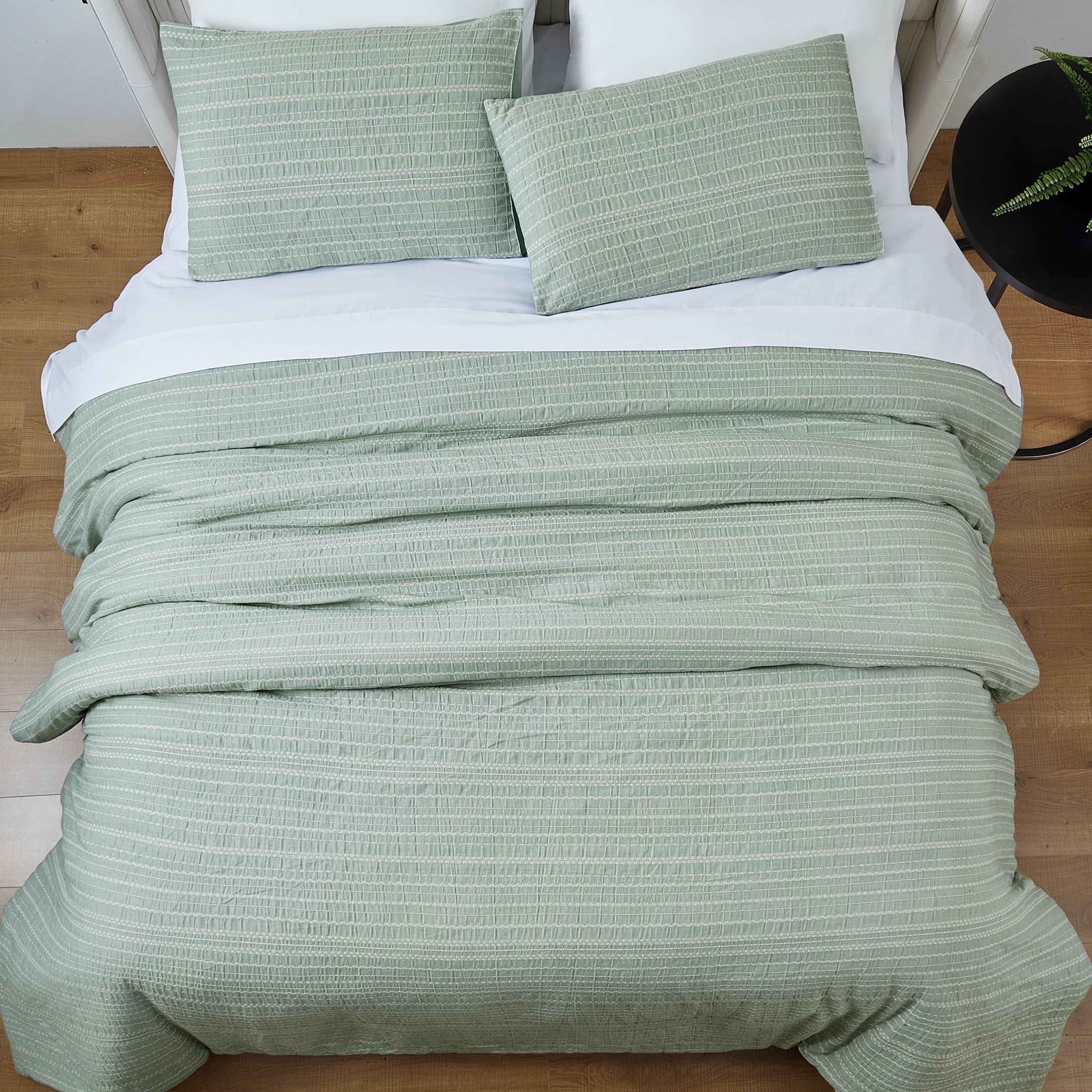 Hypoallergenic Cloud Crafted Woven 3-Piece Comforter Set, Green River, Full Queen, All Ages - Luxurious Quilted Duvet Cover Set Detail
