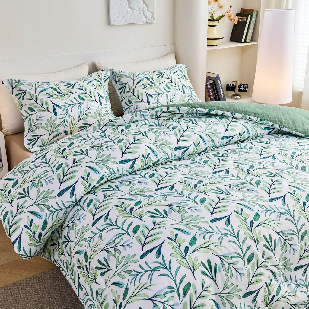 Fluffy Down Alternative 3-Piece Floral Comforter Set King Size, Green and White Botanical, Soft Microfiber All-Season Bedding for Adults & Teens - Hypoallergenic Ultra-Fluffy Quilt for Winter Detail