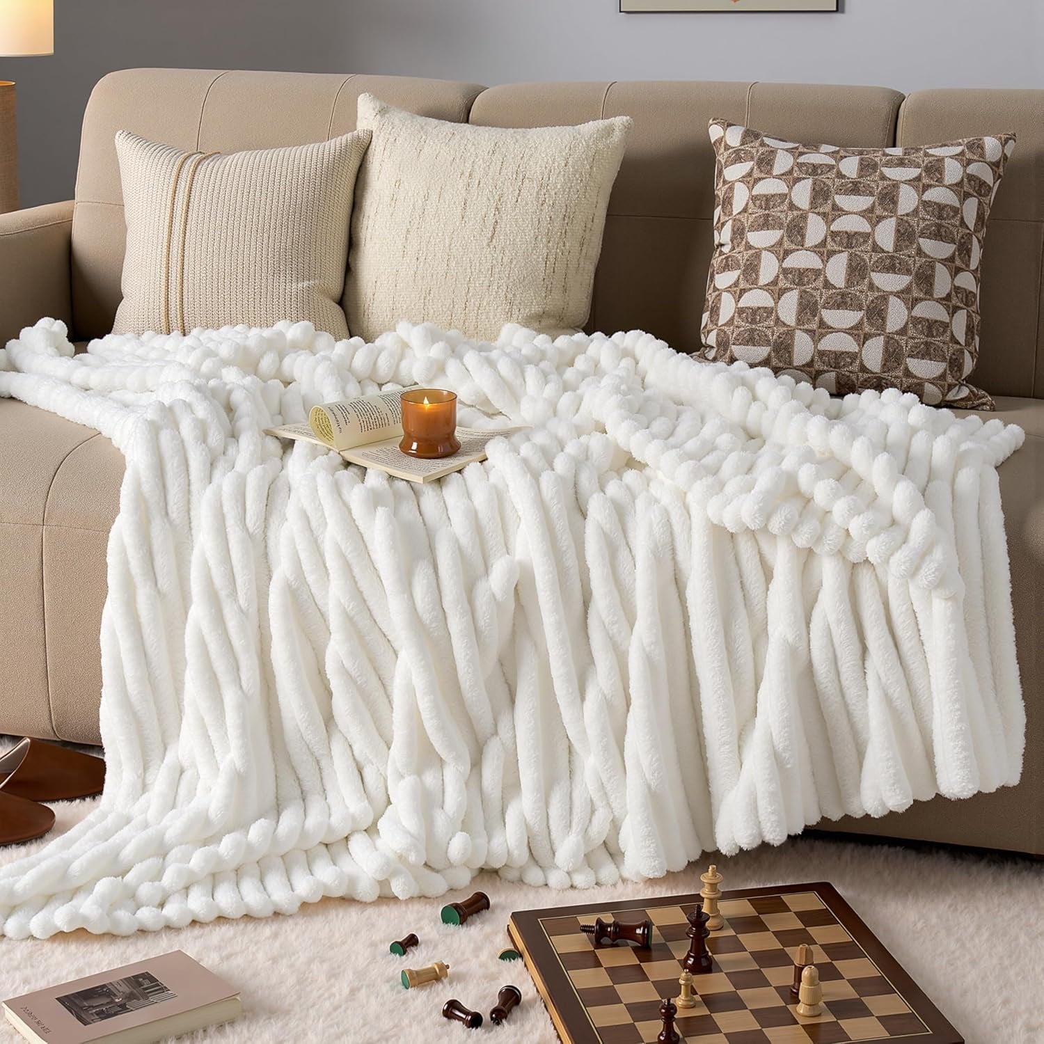 Super Soft Flannel Throw Blanket for Couch,Bed,Sofa,White Flannel Blanket,Soft Throw Blanket ,Gifts for Women Mom Girls,Throw Home Room ... - Cozy Fleece Throw Blanket for Couch & Bed Detail