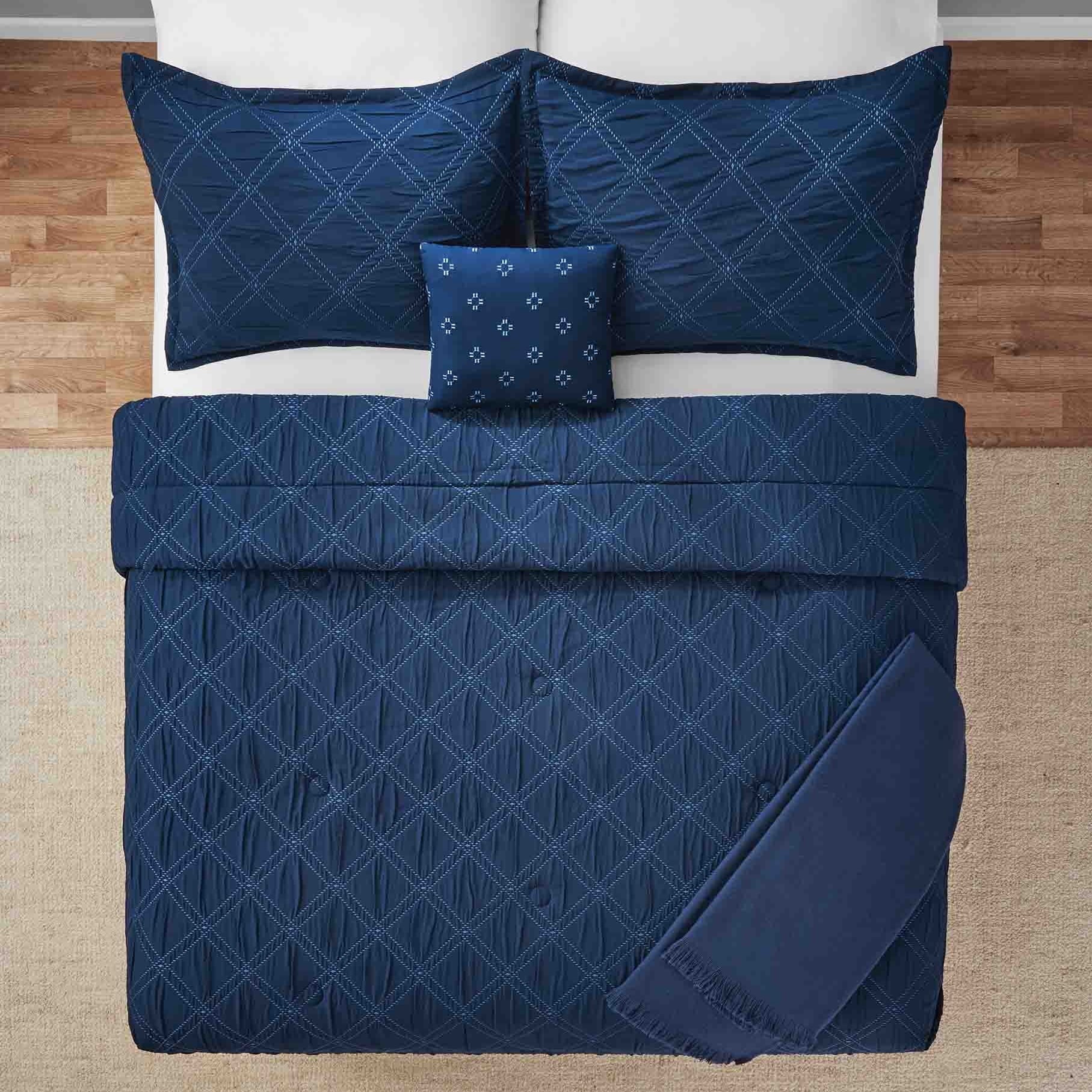 Hypoallergenic Cloud 5-Piece Reversible Comforter Set Navy Cross Stitch Bedding with Decor Pillow and Throw, Full/Queen - Luxurious Quilted Duvet Cover Set Detail