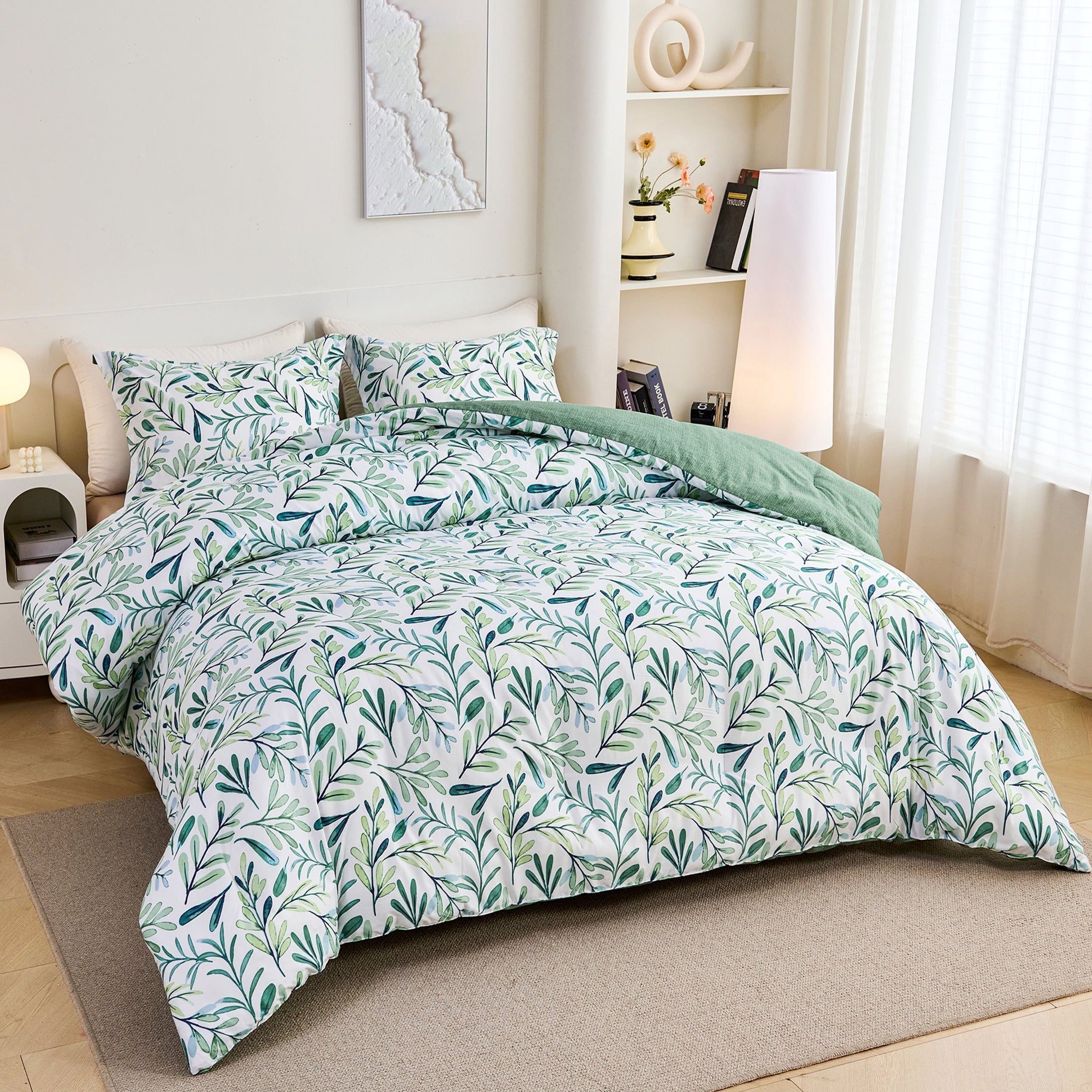 Fluffy Down Alternative 3-Piece Floral Comforter Set King Size, Green and White Botanical, Soft Microfiber All-Season Bedding for Adults & Teens - Hypoallergenic Ultra-Fluffy Quilt for Winter Detail