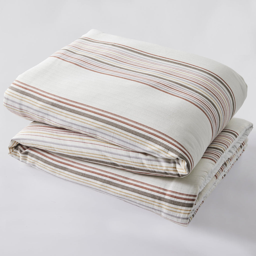 All-Season 3-Piece Red Yarn Dye Stripe Comforter Set, Full/Queen - Luxurious Quilted Duvet Cover Set Detail