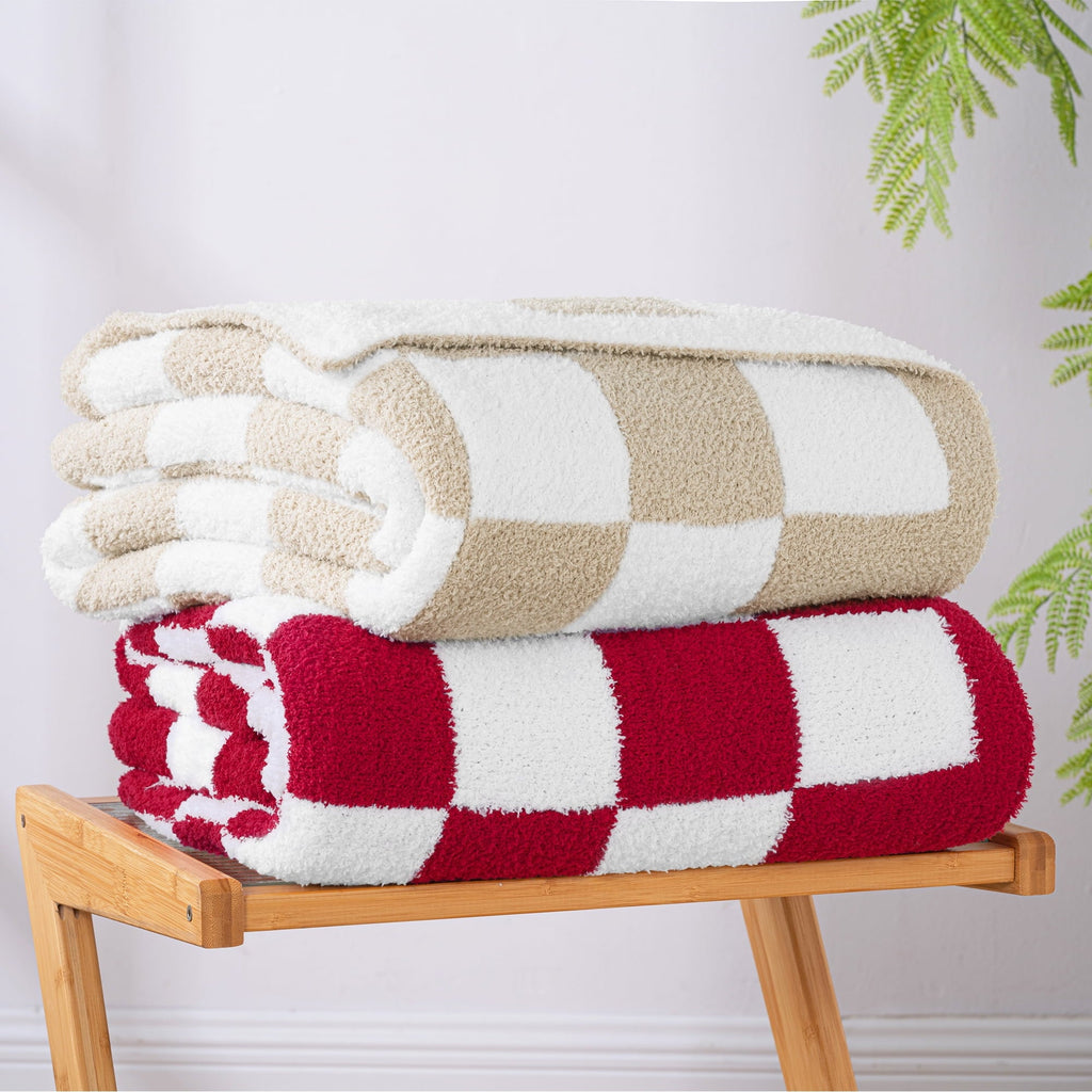 Decorative Knitted Checkered Knit Throw Blanket, Ultra Soft Cozy Fluffy Checkerboard Blankets, Lightweight Fuzzy Plush Throw for Couch a... - Super Soft Reversible Sherpa Flannel Blanket Detail