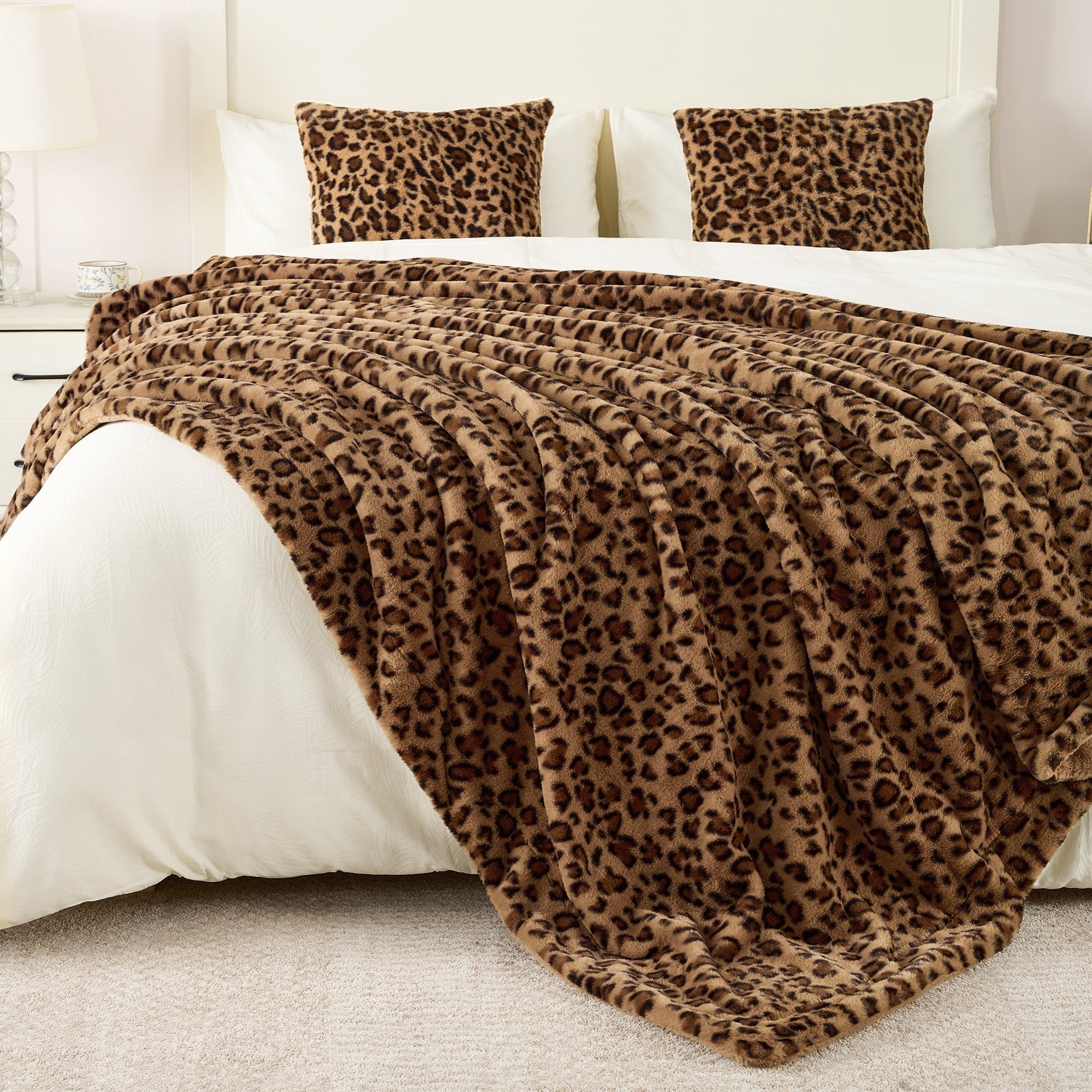 Decorative Knitted Leopard Print Throw Blanket Soft Cozy Fluffy Plush Cheetah Print Blanket for Home Decor,50"x60",Brown - Super Soft Reversible Sherpa Flannel Blanket Detail