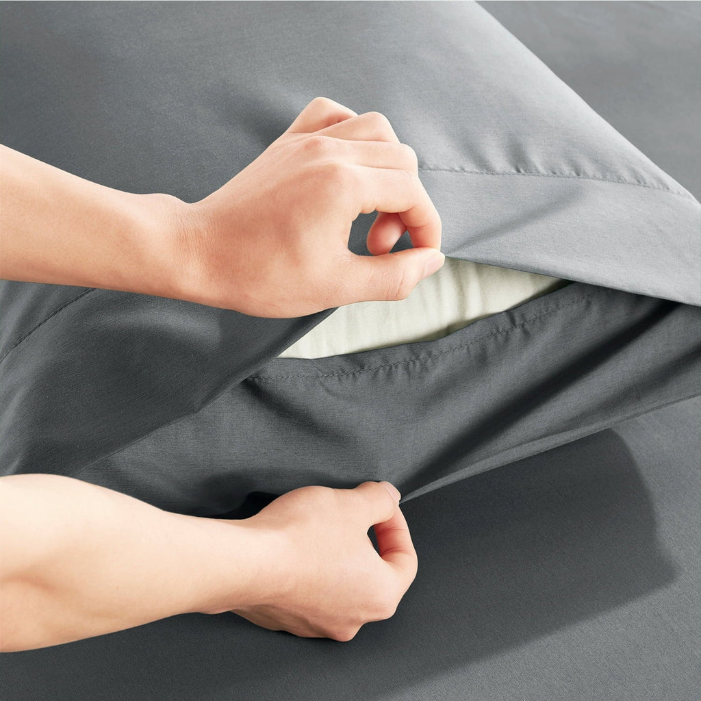 Cooling Sateen Virtu Bed Sheets Set, Deep Pocket Rayon Derived 4 Piece Queen Sheets sets, Gray - Breathable Egyptian Cotton Flat & Fitted Sheets Detail