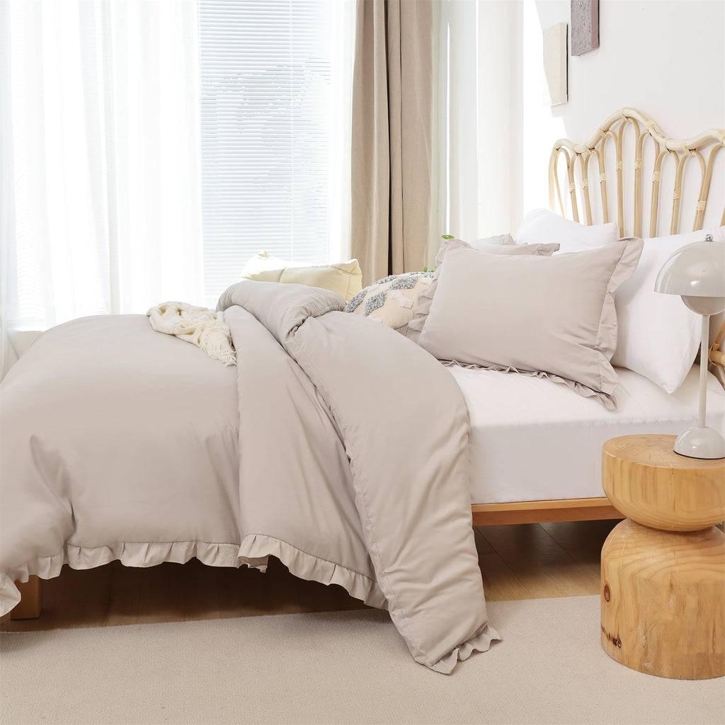 Hypoallergenic Cloud Queen Comforter Set For Adult, 3 Piece Ruffle Oatmeal Comforter Sets All Season - Hypoallergenic Ultra-Fluffy Quilt for Winter Detail