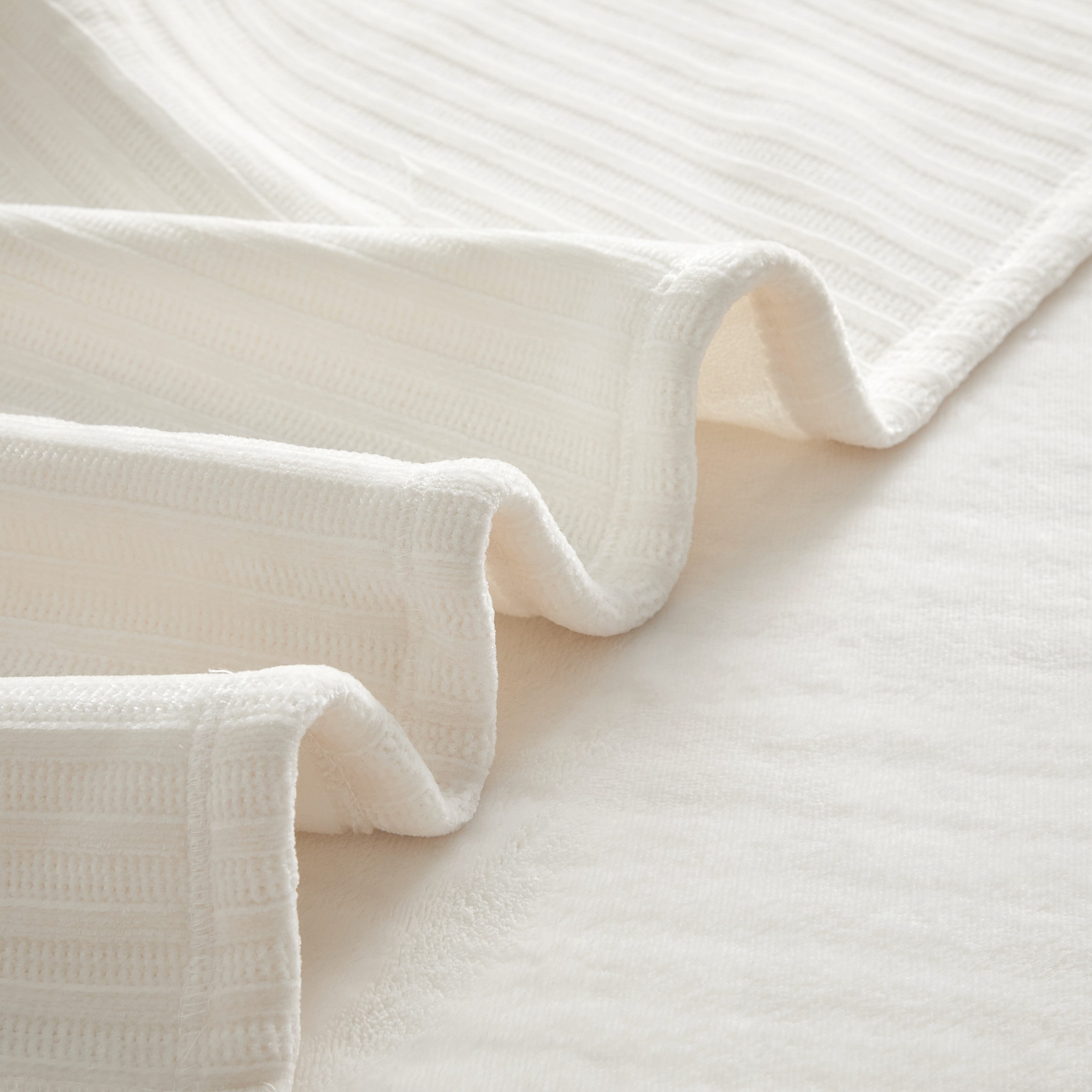 Cozy Fleece Cozy Chenille Reverse to Plush Soft Couch Throw, Vanilla Dream, Standard Size - Super Soft Reversible Sherpa Flannel Blanket Detail