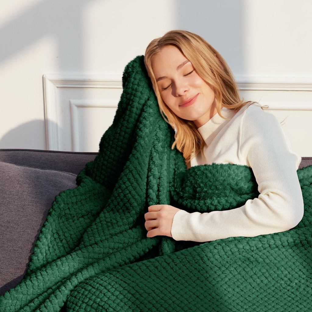 Cozy Fleece Fuzzy Fleece 50"x70" Throw Blanket for Couch, Fluffy Warm Soft Jacquard Blankets for Fall Winter, Lightweight and Coz... - Lightweight Plush Warm Blanket for All Seasons Detail