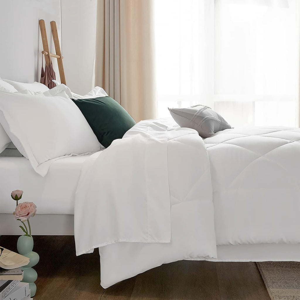 Hypoallergenic Cloud Comforter Set 7-Piece Bed in a Bag - Adult, White, Queen - Luxurious Quilted Duvet Cover Set Detail