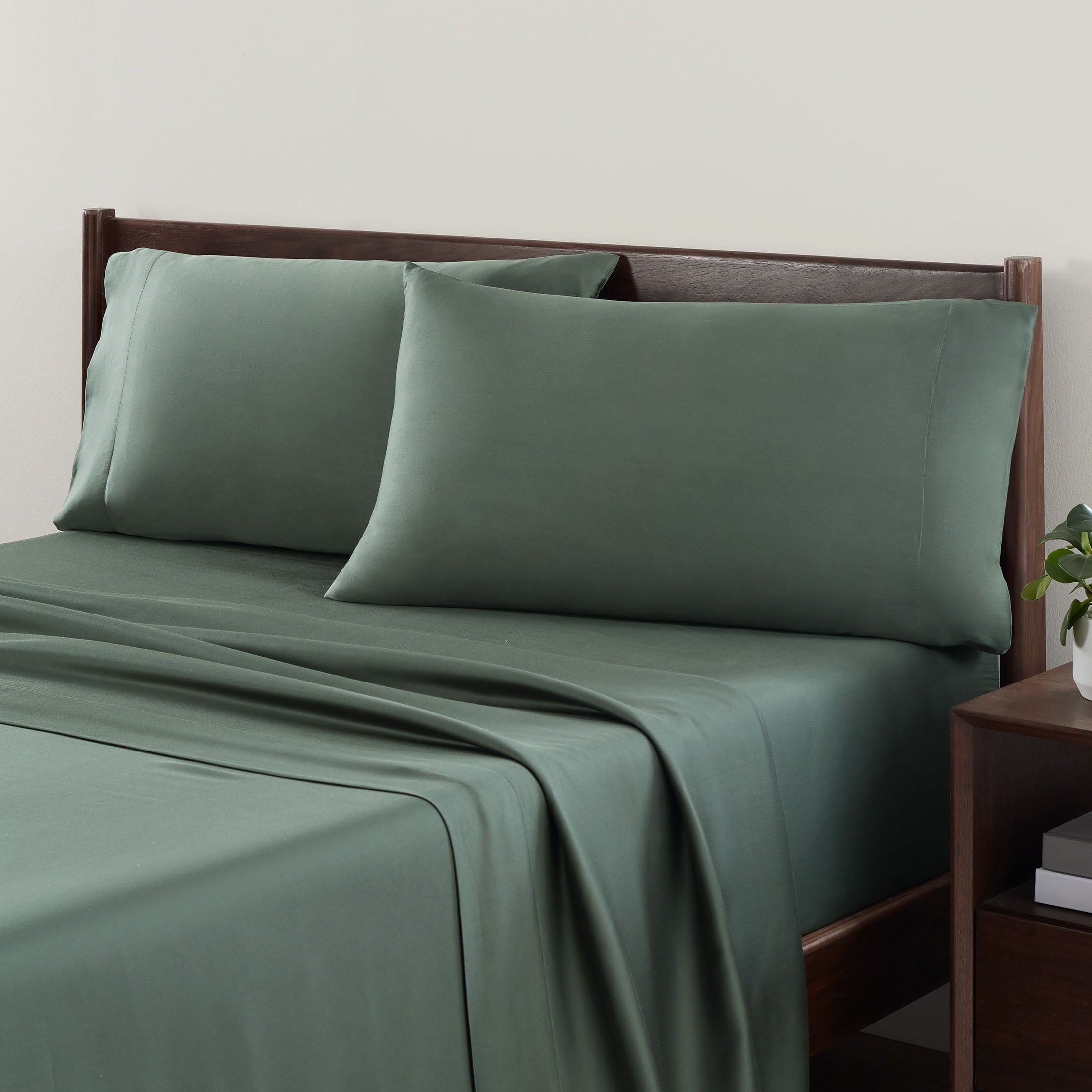 Breathable Luxury 4-Piece & Silky Serenity 100% Bed Sheets Set, Flagstone, Queen - Cooling Hotel Quality Bedding Sheets and Pillowcases Detail