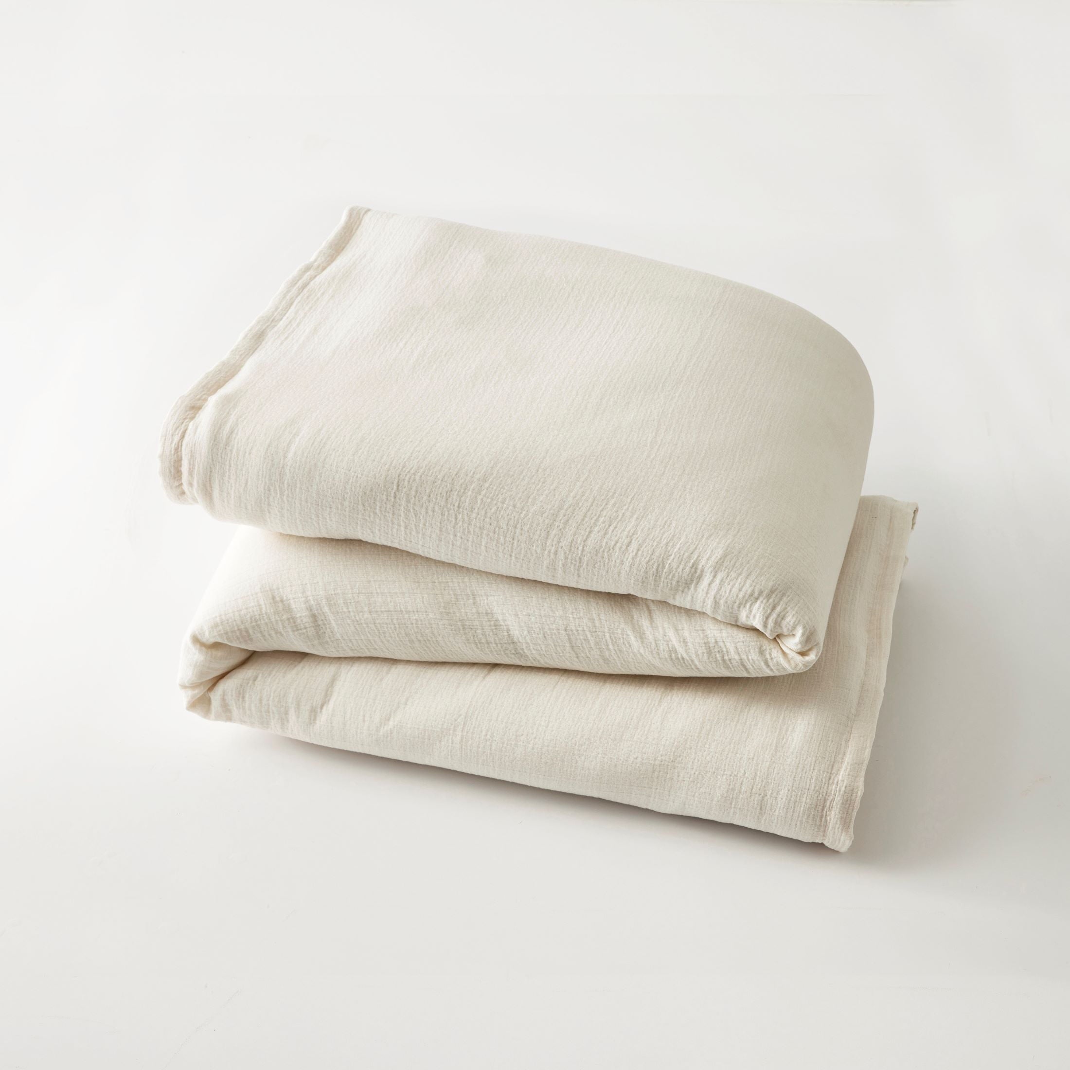 Luxurious Quilted 3-Piece Cream Gauze Comforter Set, Adult Full/Queen - Hypoallergenic Ultra-Fluffy Quilt for Winter Detail