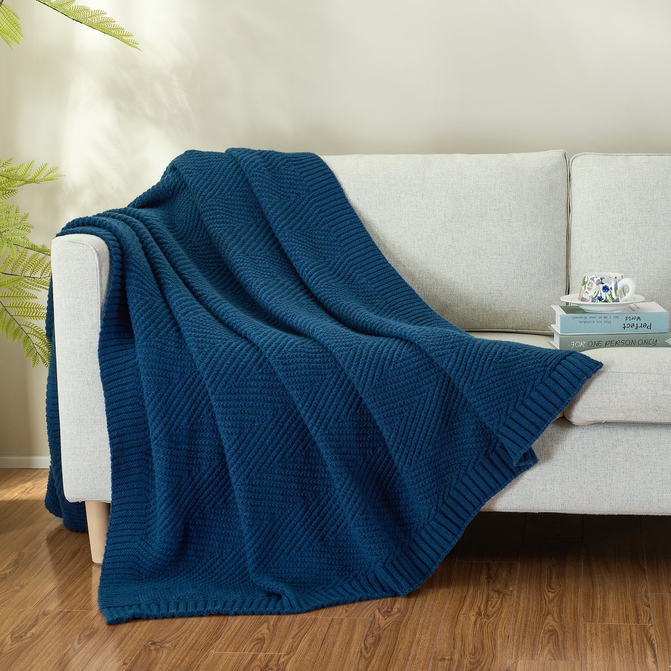 Super Soft Flannel Soft Knitted Throw Blanket 50" x 60" Navy Blue, Boho Chevron Farmhouse Throw for Bed Couch - Super Soft Reversible Sherpa Flannel Blanket Detail