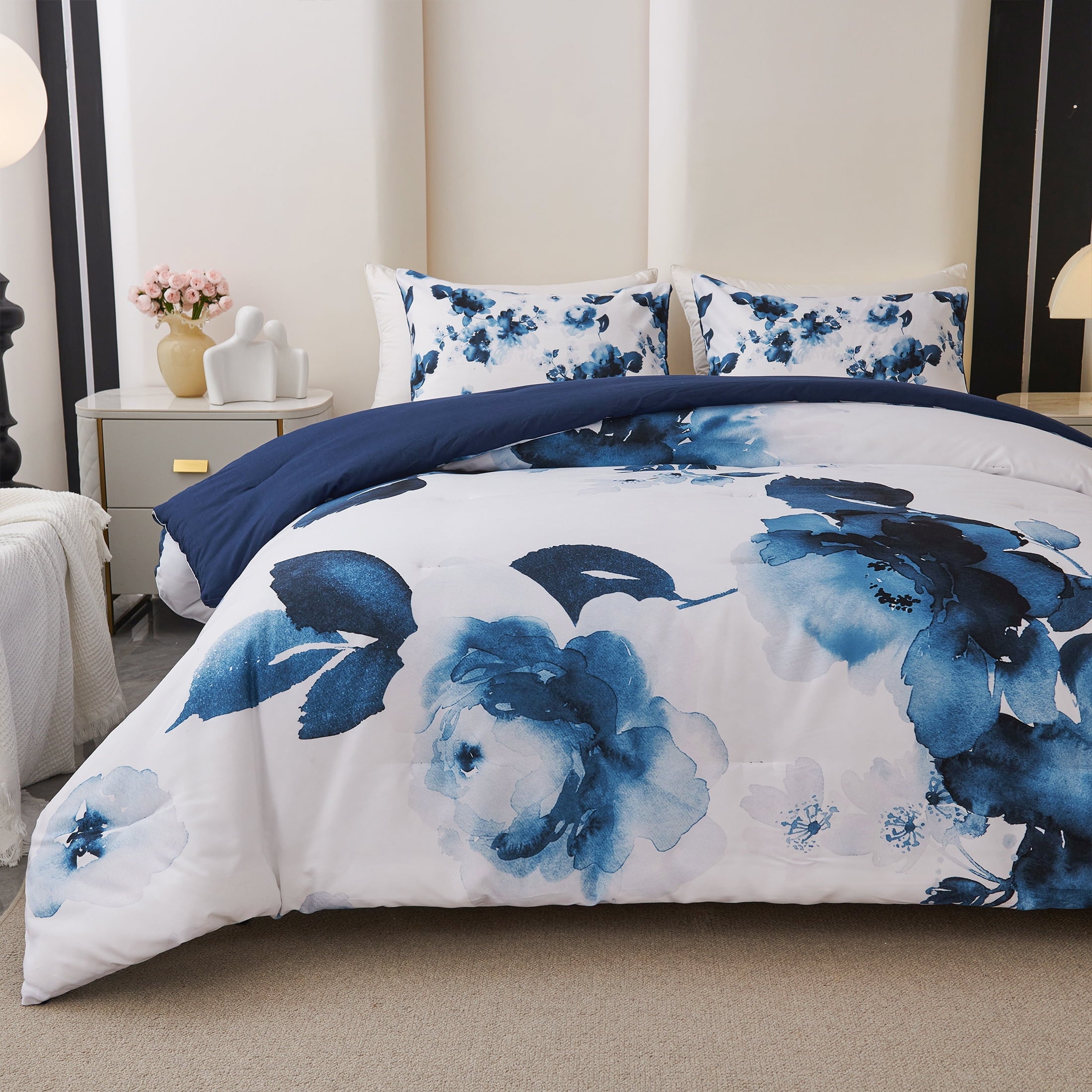 Hypoallergenic Cloud 3 Pieces Blue and White Floral Comforter Set King Size, Flower Bedding with Watercolor Flowers Pattern for Women, Rev... - Cloud-Like Soft Lightweight Bed Comforter Detail