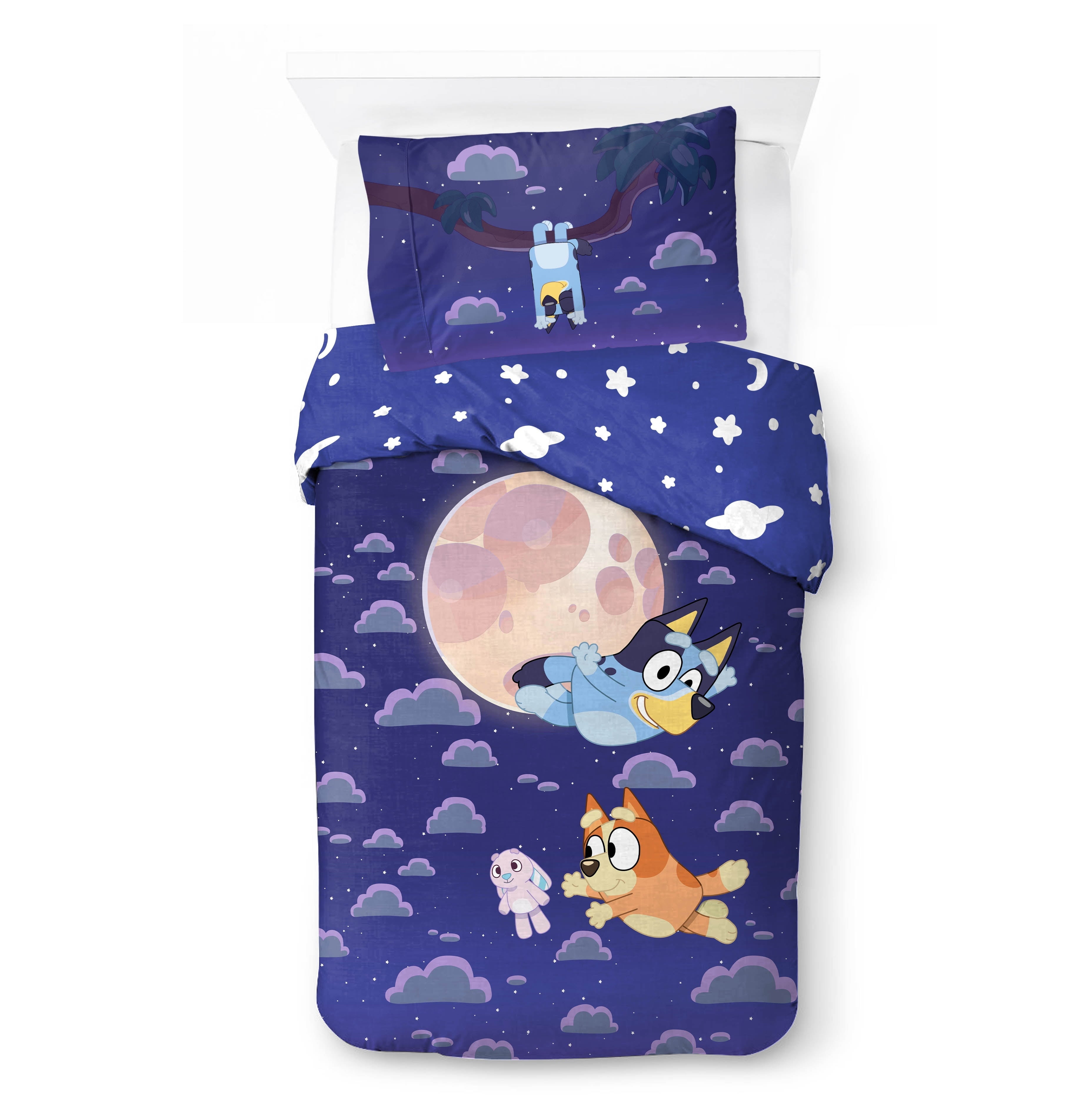Hypoallergenic Cloud Dream Kids 2 Piece Blue Reversible Comforter and Pillowcase Bedding Set, Twin/Full - All-Season Down Alternative Comforter Insert Detail