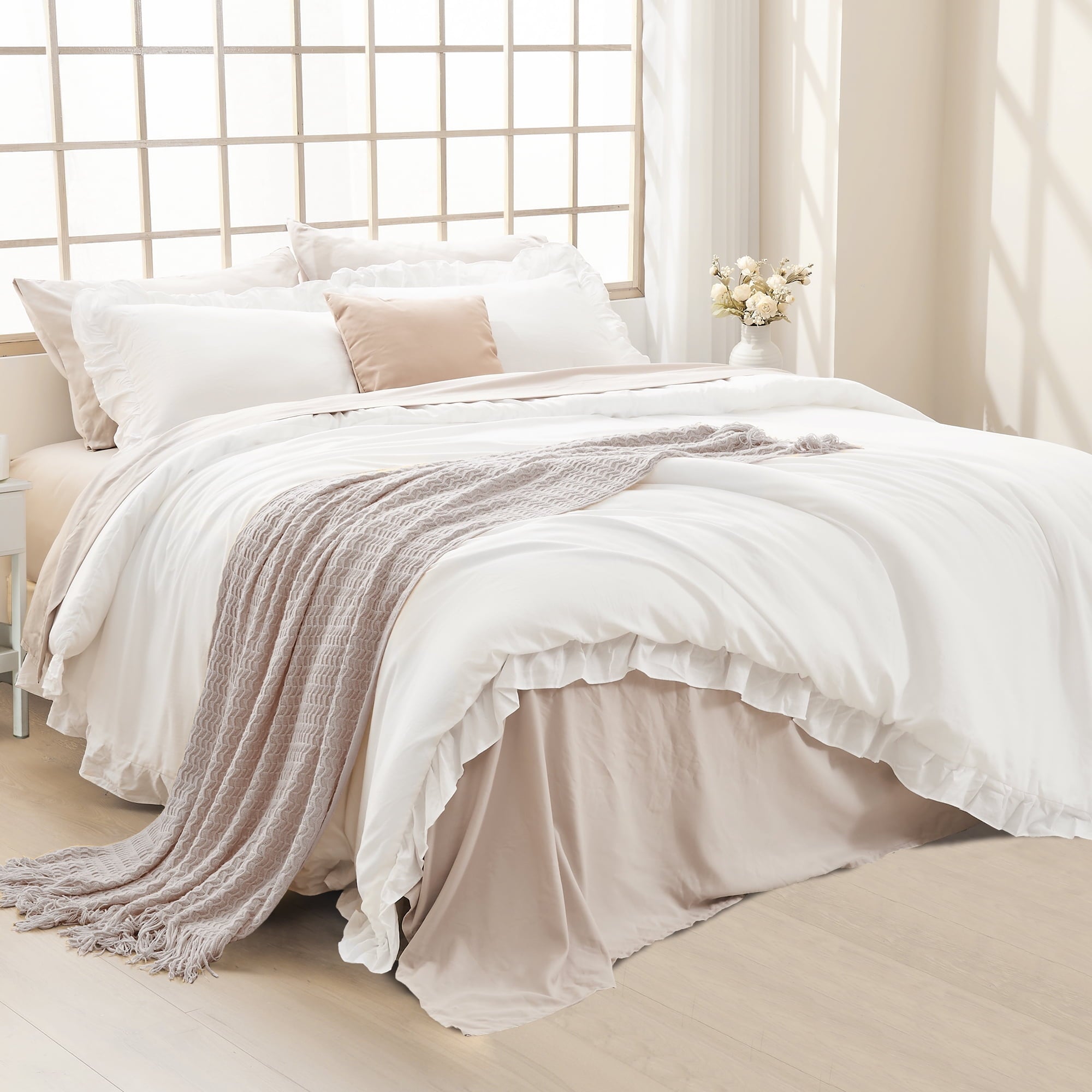 Fluffy Down Alternative Queen Comforter Set White, 3 Pieces Soft Fluffy Farmhouse Ruffle Bedding Comforter Sets for Queen Bed, All Season Lig... - Cloud-Like Soft Lightweight Bed Comforter Detail