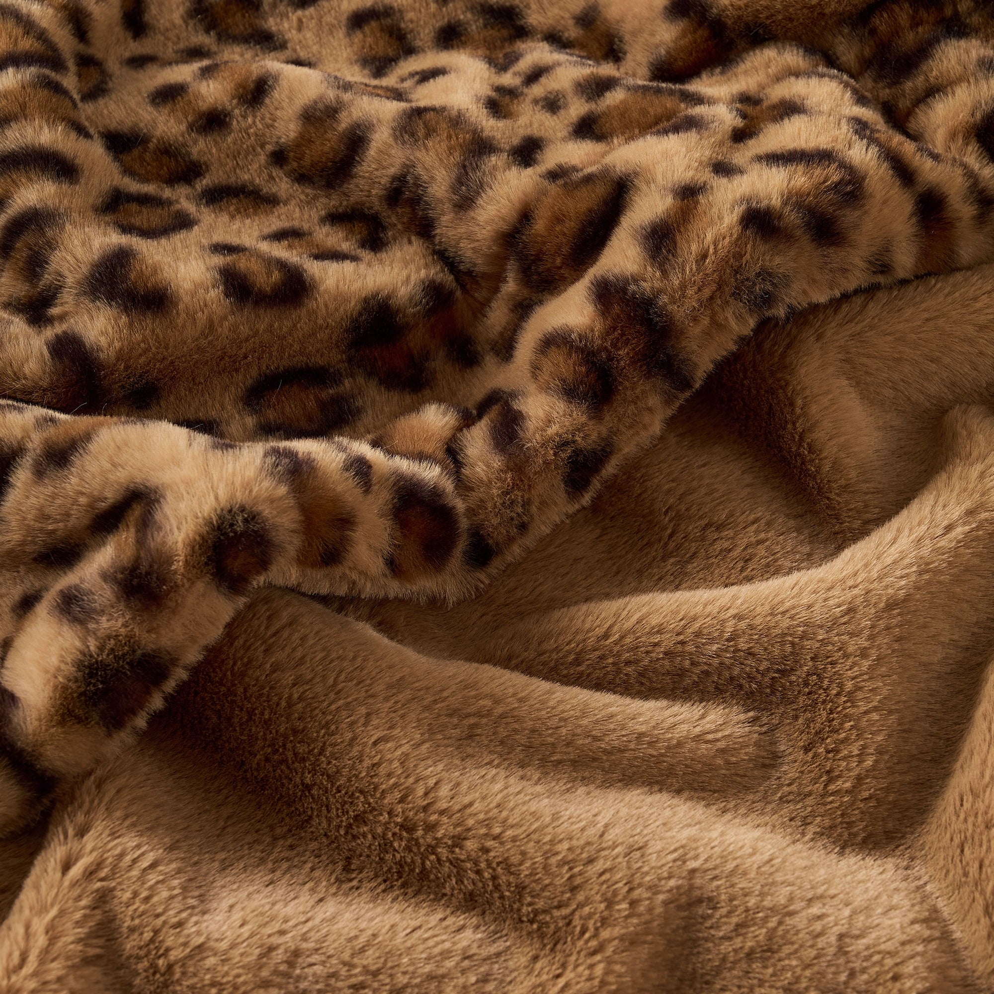 Decorative Knitted Leopard Print Throw Blanket Soft Cozy Fluffy Plush Cheetah Print Blanket for Home Decor,50"x60",Brown - Super Soft Reversible Sherpa Flannel Blanket Detail