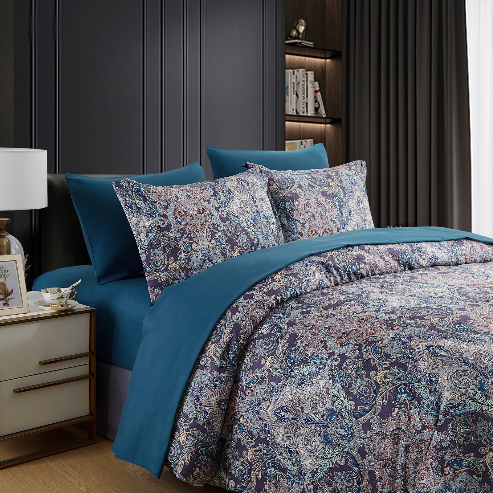Fluffy Down Alternative Boho Paisley Print Luxury Comforter Bed in a Bag Set Queen Size, Vintage Floral Medallions Microfiber Bedding Set - All-Season Down Alternative Comforter Insert Detail