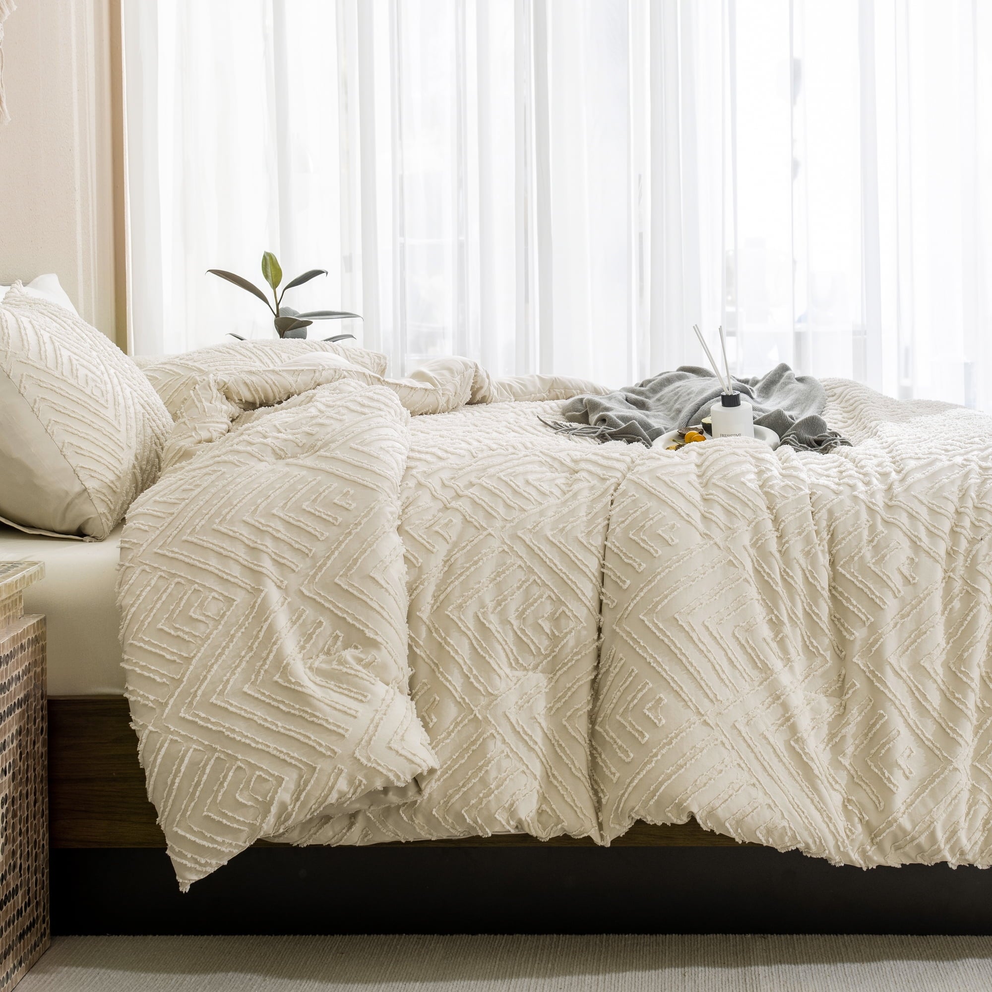 Fluffy Down Alternative King Size Comforter Sets Beige - 3 Pieces Cream Boho Bedding Comforter Set for King Bed - Soft Fluffy Tufted Textured... - Hypoallergenic Ultra-Fluffy Quilt for Winter Detail