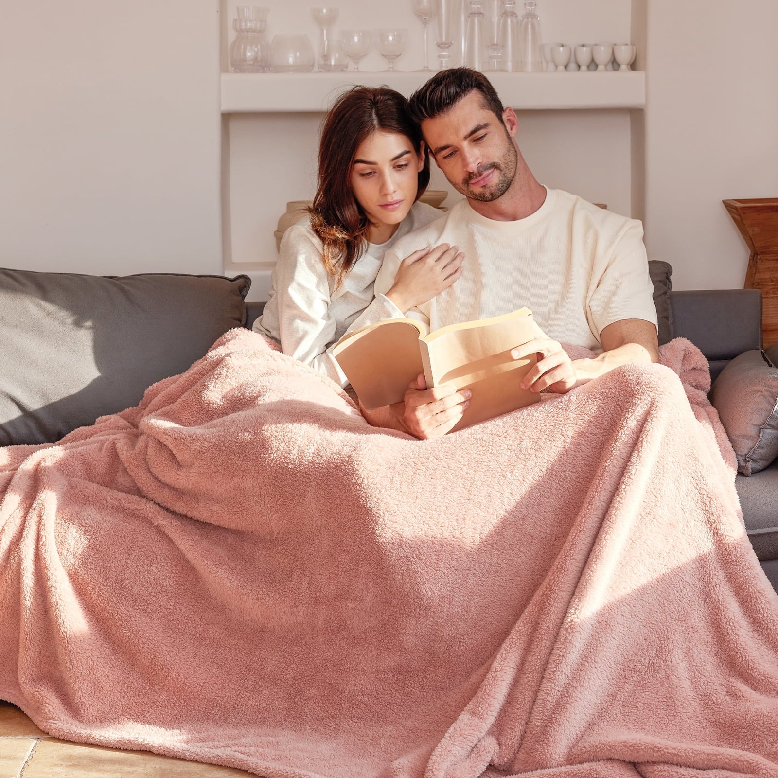 Lightweight Warm Soft Fleece Throw Blanket for Couch, Super Soft Velvet Plush Bed Blanket, 50x60 Inches, Pink - Lightweight Plush Warm Blanket for All Seasons Detail