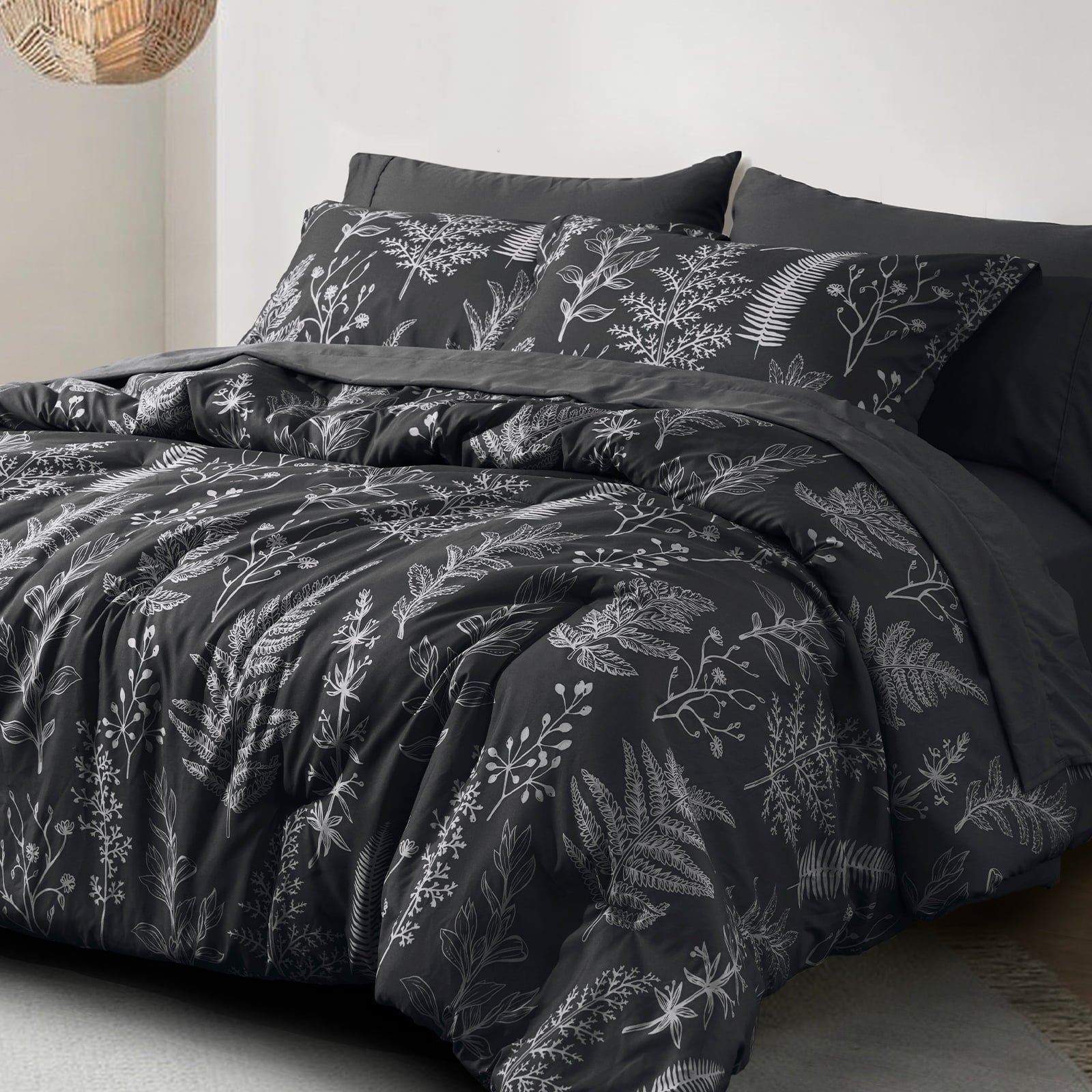 Fluffy Down Alternative 3 Pieces Printed Comforter Set Queen Size, Lightweight Botanical Floral Bed in a Bag, Ultra Soft Bedding Set with 1 R... - Luxurious Quilted Duvet Cover Set Detail