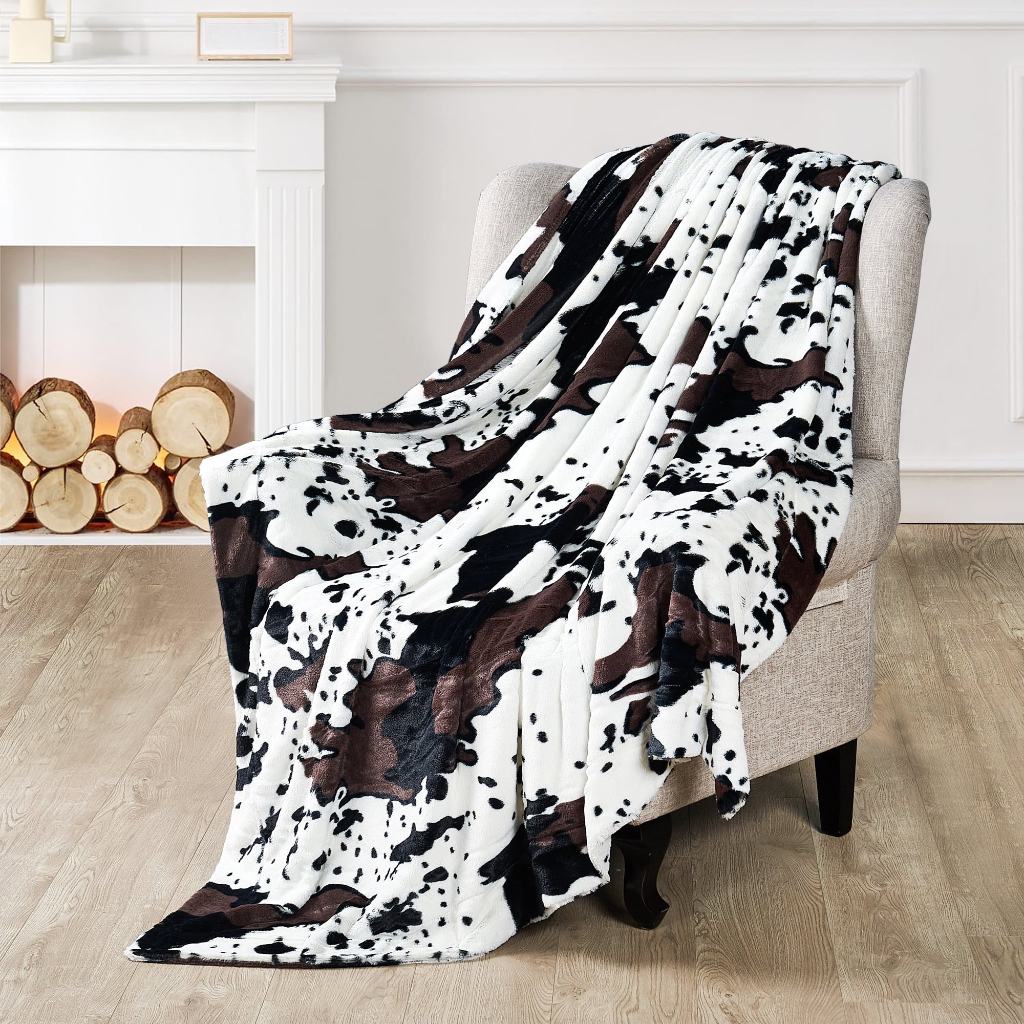 Decorative Knitted Cow Print Double Sided Faux Fur Throw Blanket, Soft Cozy Fuzzy Black and White Throw, 50x60 inches - Lightweight Plush Warm Blanket for All Seasons Detail