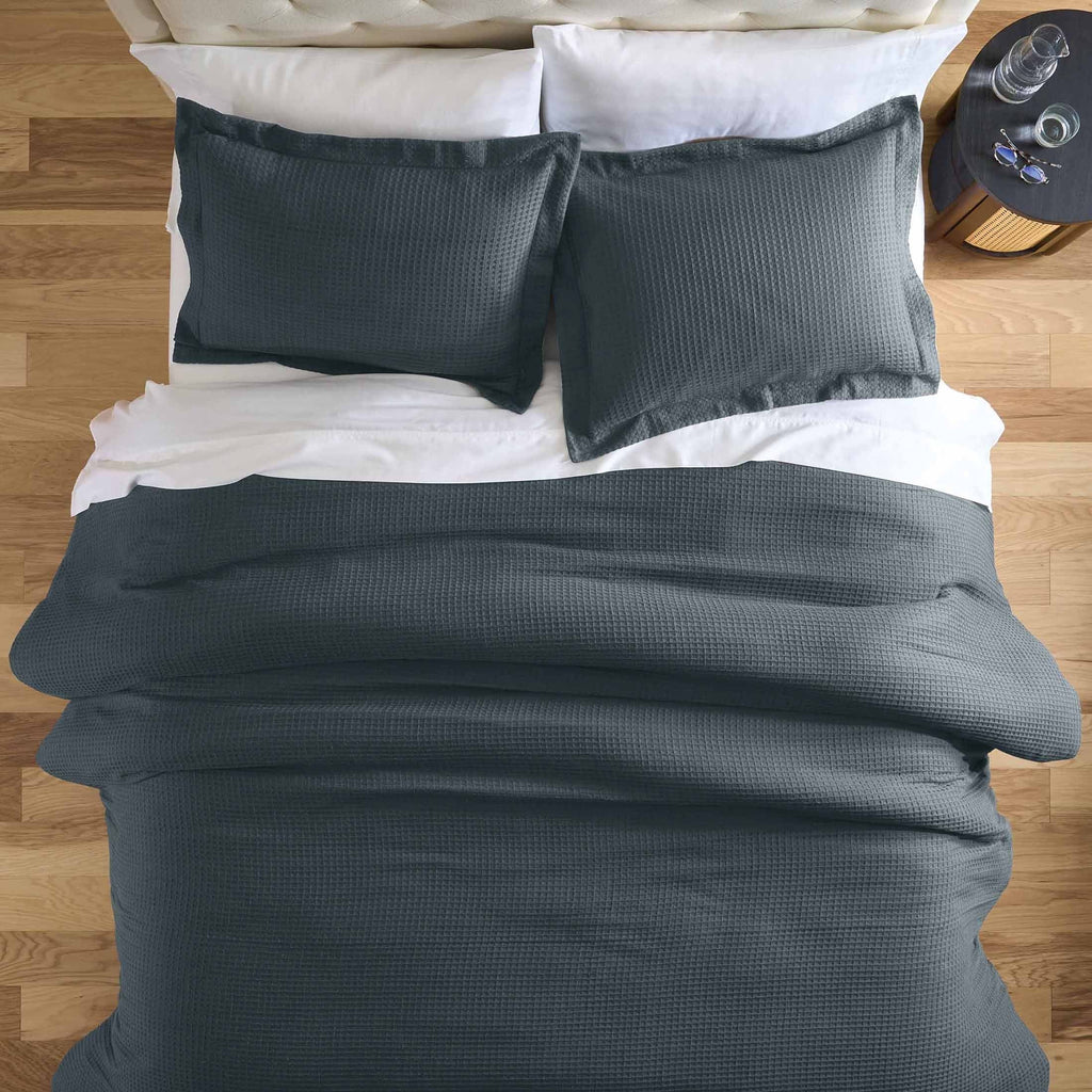 Luxurious Quilted 3-Piece Grey Waffle Comforter Set, Adult Full/Queen - All-Season Down Alternative Comforter Insert Detail