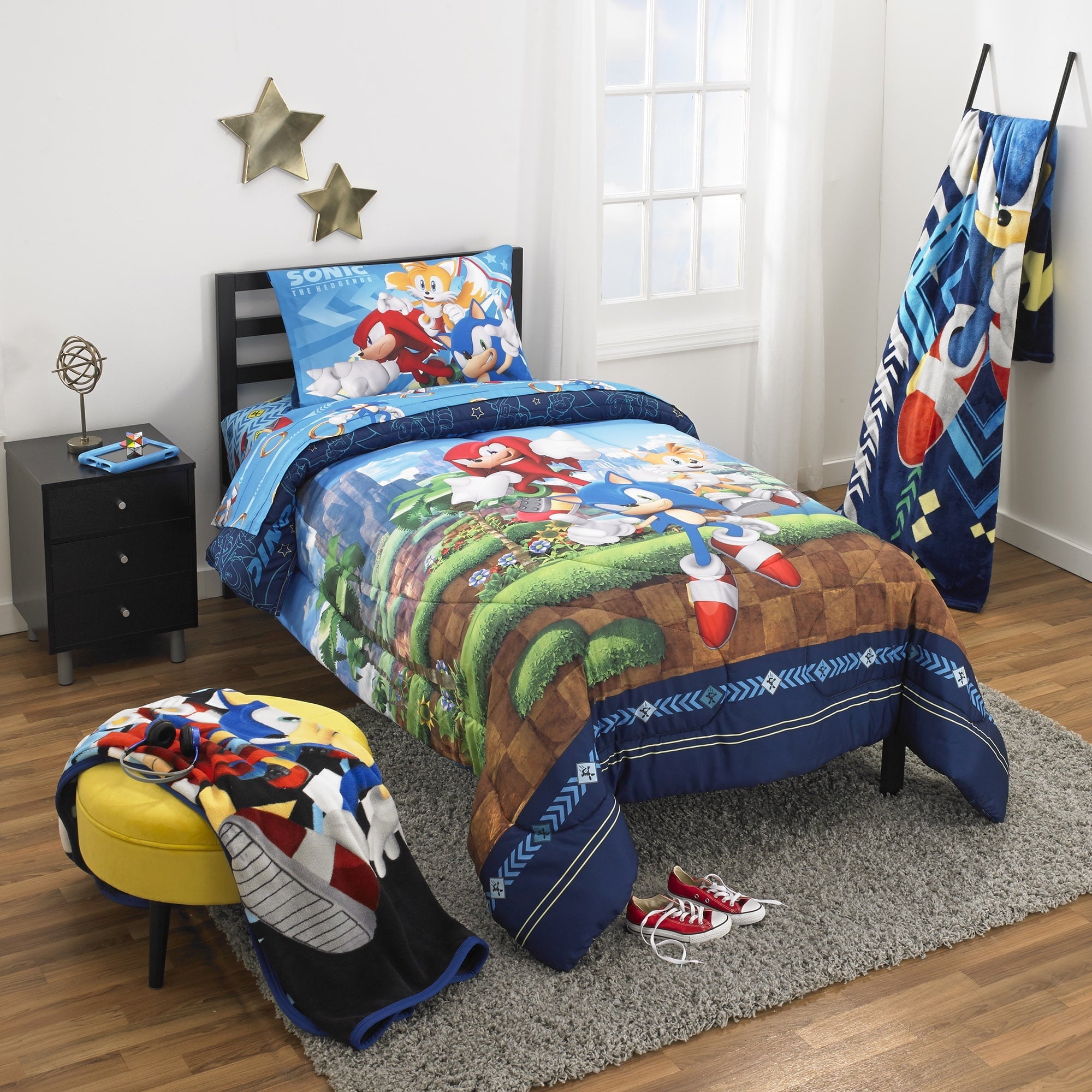 Super Soft Flannel Kids Black Print Fleece Throw Blanket, 46 x 60 - Super Soft Reversible Sherpa Flannel Blanket Detail