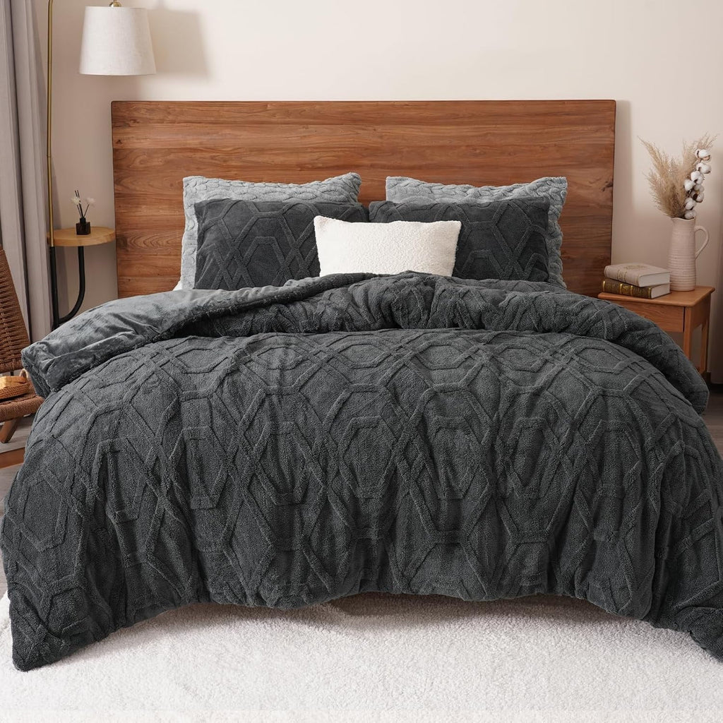 Luxurious Quilted Warm Sherpa Fleece Queen Comforter Set, 3D Tufted Fluffy Dark Grey Bedding for Winter, Soft 3 Pieces Shaggy Bed Set, ... - Hypoallergenic Ultra-Fluffy Quilt for Winter - Default Title