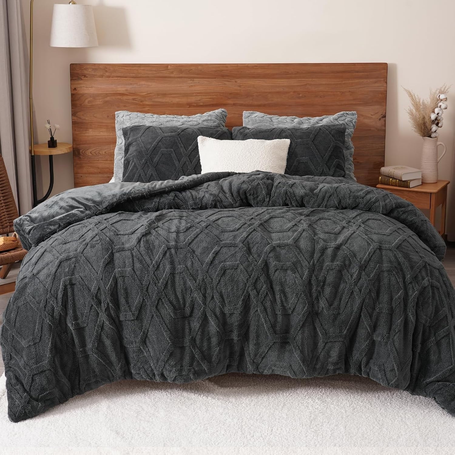 Luxurious Quilted Warm Sherpa Fleece Queen Comforter Set, 3D Tufted Fluffy Dark Grey Bedding for Winter, Soft 3 Pieces Shaggy Bed Set, ... - Hypoallergenic Ultra-Fluffy Quilt for Winter - Default Title
