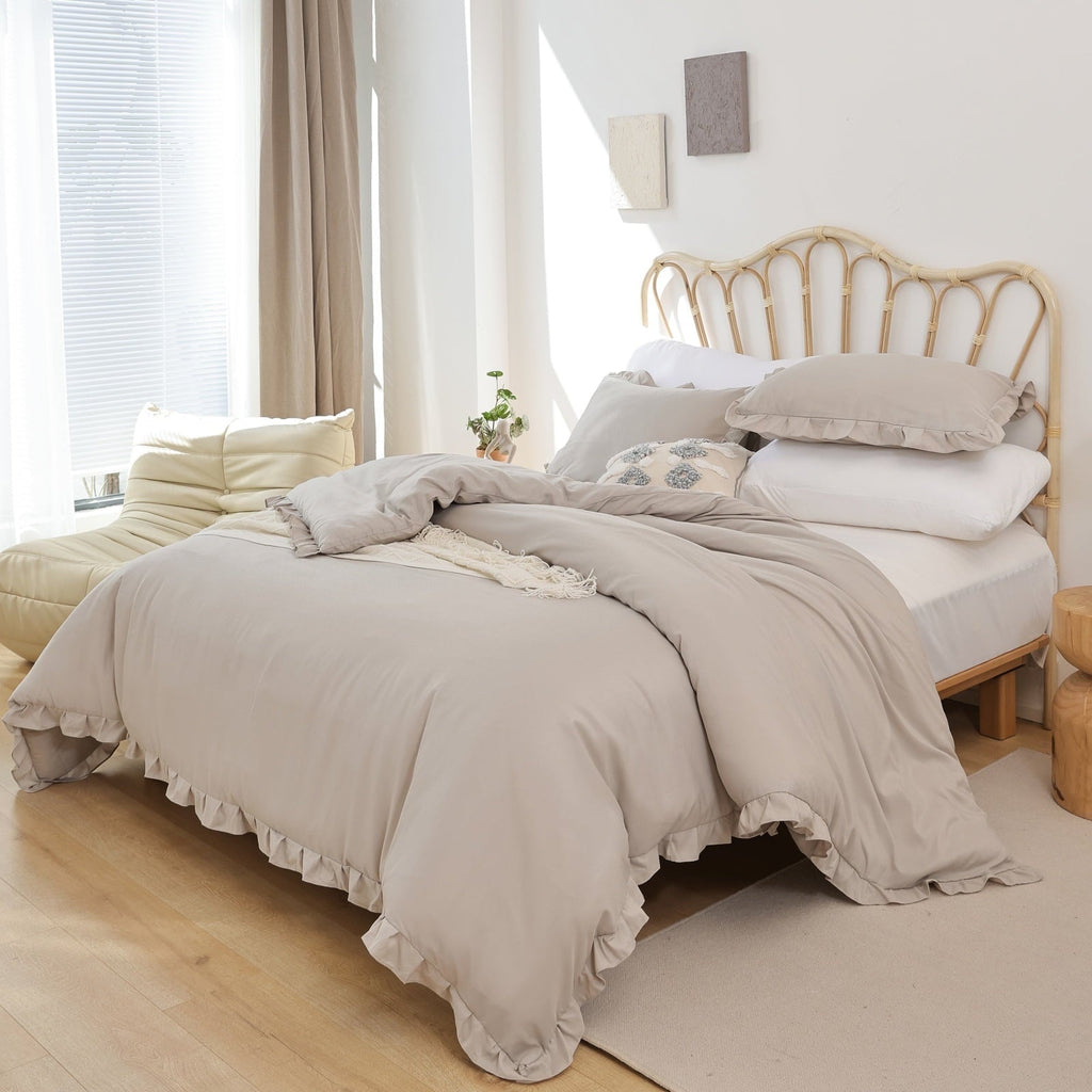 Hypoallergenic Cloud Queen Comforter Set For Adult, 3 Piece Ruffle Oatmeal Comforter Sets All Season - Hypoallergenic Ultra-Fluffy Quilt for Winter - Default Title